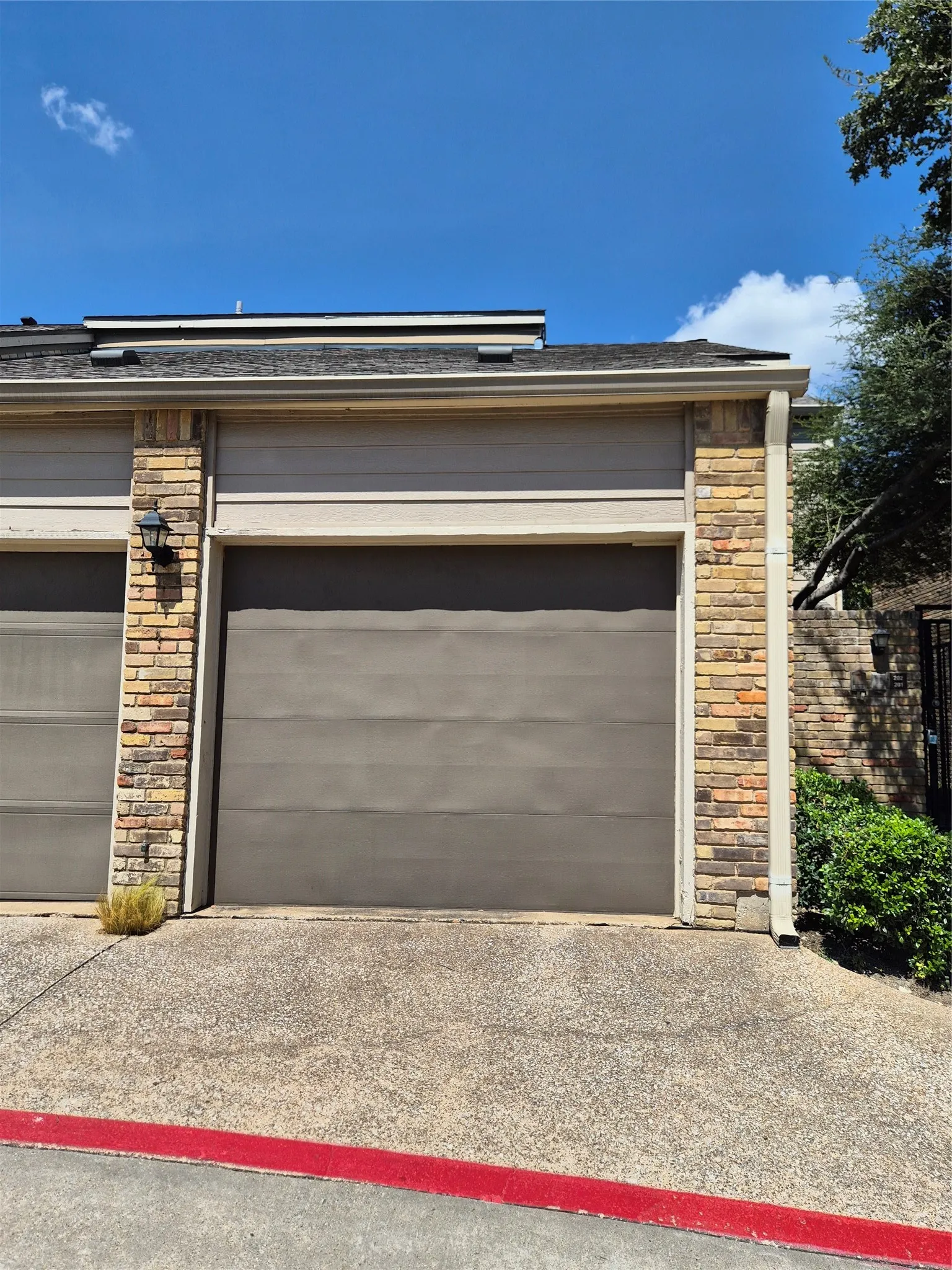 Condominium For Sale in Dallas County , 5616 Preston Oaks Road 202, Dallas, Texas 75254, 2 Bedroom, 2 Bathroom, 1 Garage spaces, 1,046 Sqft, built in 1981, mls#21384890, Real Estate Agent in Dallas, Homes For Sale in Dallas county, Homes For Sale in Dallas, Realtor in Dallas Texas, Real Estate Brokerage Independent Realty Texas, Luminita Cordes Realtor
