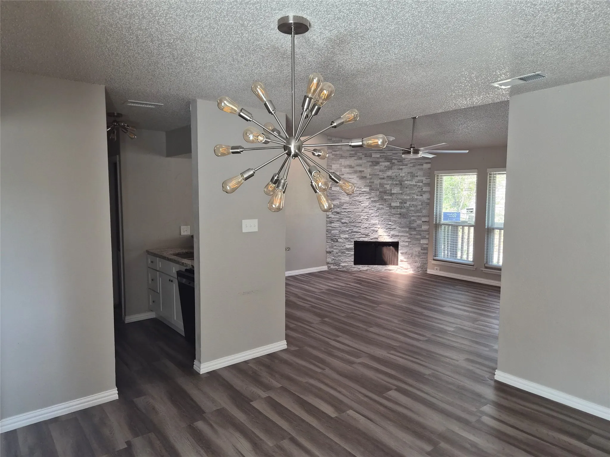 Condominium For Sale in Dallas County , 5616 Preston Oaks Road 202, Dallas, Texas 75254, 2 Bedroom, 2 Bathroom, 1 Garage spaces, 1,046 Sqft, built in 1981, mls#21384890, Real Estate Agent in Dallas, Homes For Sale in Dallas county, Homes For Sale in Dallas, Realtor in Dallas Texas, Real Estate Brokerage Independent Realty Texas, Luminita Cordes Realtor