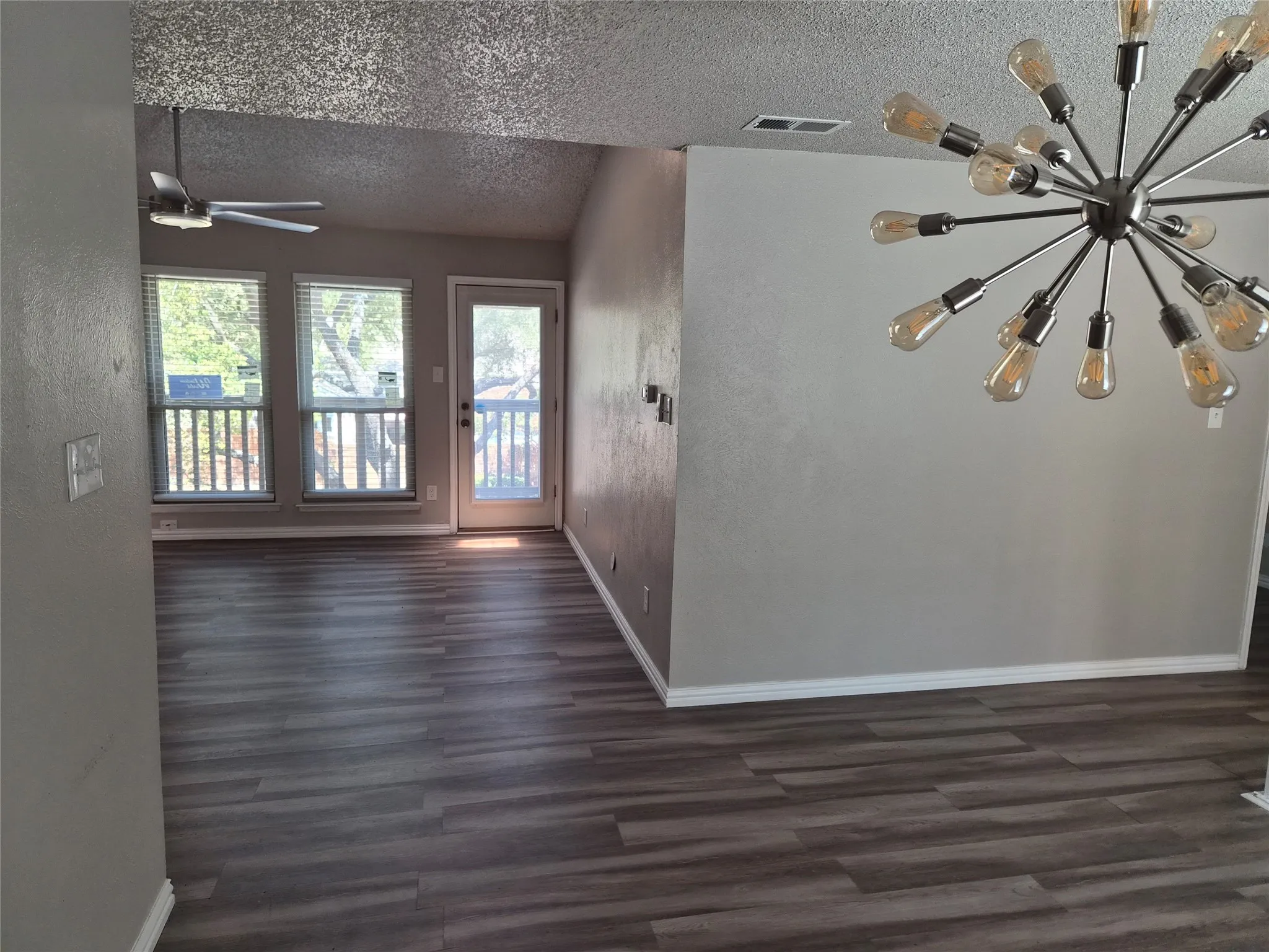 Condominium For Sale in Dallas County , 5616 Preston Oaks Road 202, Dallas, Texas 75254, 2 Bedroom, 2 Bathroom, 1 Garage spaces, 1,046 Sqft, built in 1981, mls#21384890, Real Estate Agent in Dallas, Homes For Sale in Dallas county, Homes For Sale in Dallas, Realtor in Dallas Texas, Real Estate Brokerage Independent Realty Texas, Luminita Cordes Realtor