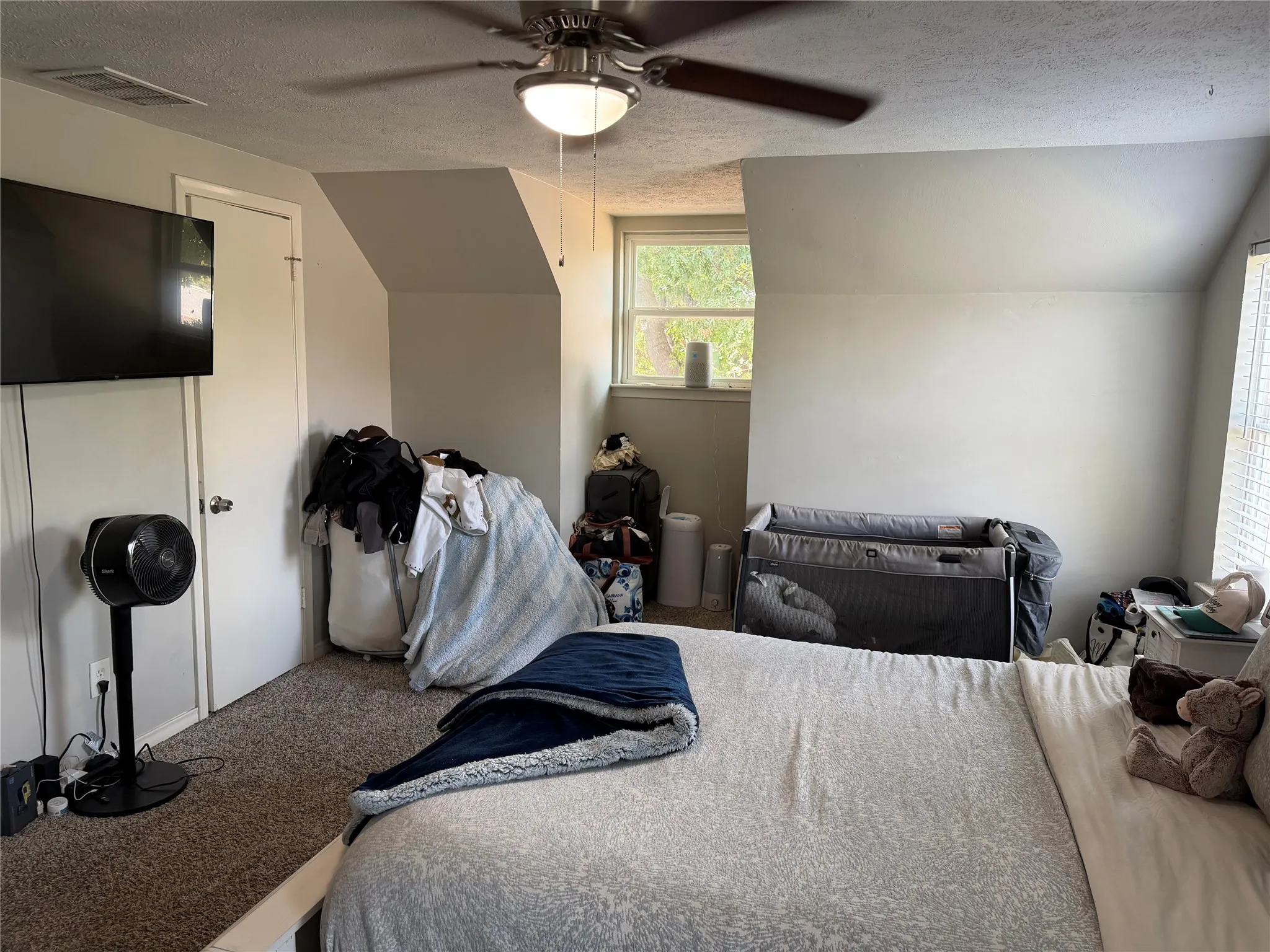 Single Family Residence For Rent in Dallas County , 8044 Woodhue Circle, Dallas, Texas 75228, 4 Bedroom, 3 Bathroom, 2 Garage spaces, 2,370 Sqft, built in 1956, mls#21380509, Real Estate Agent in Dallas, Homes For Rent in Dallas county, Homes For Rent in Dallas, Realtor in Dallas Texas, Real Estate Brokerage Independent Realty Texas, Luminita Cordes Realtor