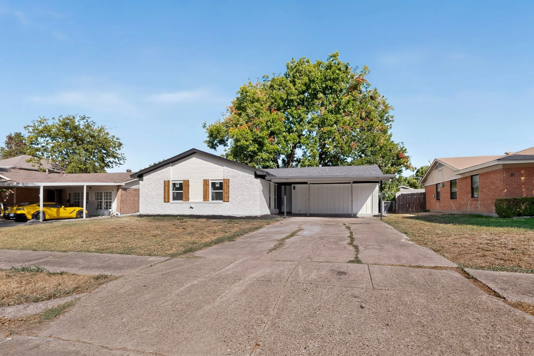 Single Family Residence For Sale in Dallas County , 3241 Santiago Drive, Mesquite, Texas 75150, 4 Bedroom, 2 Bathroom, Garage spaces, 1,693 Sqft, built in 1960, mls#21384893, Real Estate Agent in Mesquite, Homes For Sale in Dallas county, Homes For Sale in Mesquite, Realtor in Mesquite Texas, Real Estate Brokerage Independent Realty Texas, Luminita Cordes Realtor
