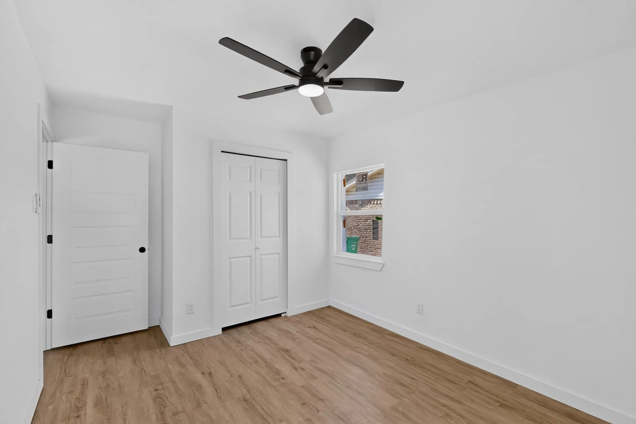 Single Family Residence For Sale in Dallas County , 3241 Santiago Drive, Mesquite, Texas 75150, 4 Bedroom, 2 Bathroom, Garage spaces, 1,693 Sqft, built in 1960, mls#21384893, Real Estate Agent in Mesquite, Homes For Sale in Dallas county, Homes For Sale in Mesquite, Realtor in Mesquite Texas, Real Estate Brokerage Independent Realty Texas, Luminita Cordes Realtor