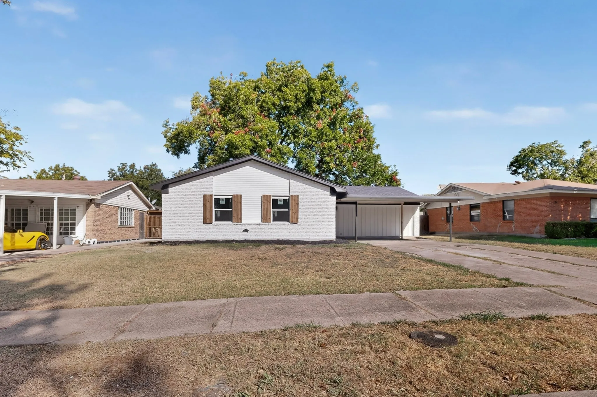 Single Family Residence For Sale in Dallas County , 3241 Santiago Drive, Mesquite, Texas 75150, 4 Bedroom, 2 Bathroom, Garage spaces, 1,693 Sqft, built in 1960, mls#21384893, Real Estate Agent in Mesquite, Homes For Sale in Dallas county, Homes For Sale in Mesquite, Realtor in Mesquite Texas, Real Estate Brokerage Independent Realty Texas, Luminita Cordes Realtor