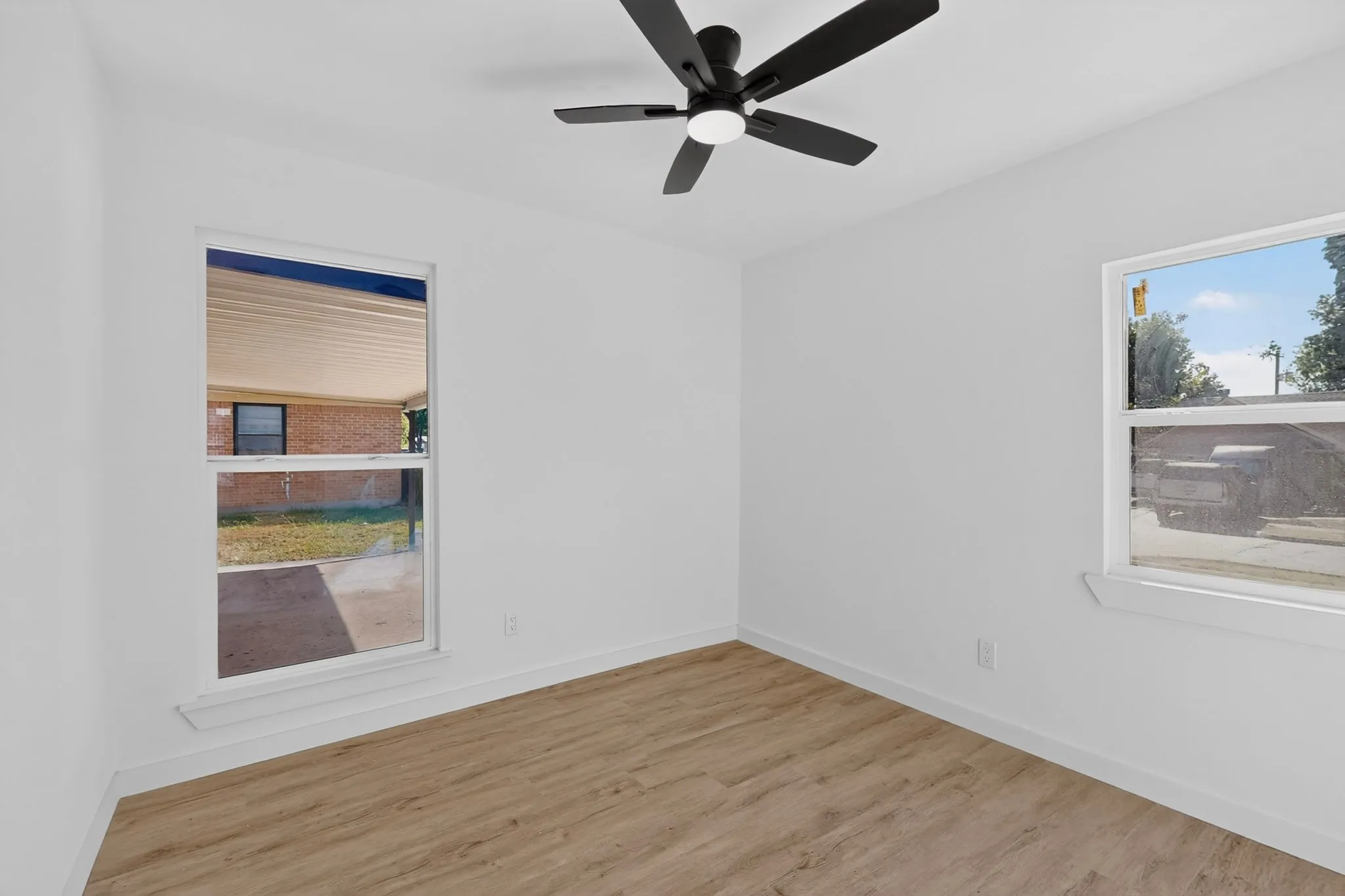 Single Family Residence For Sale in Dallas County , 3241 Santiago Drive, Mesquite, Texas 75150, 4 Bedroom, 2 Bathroom, Garage spaces, 1,693 Sqft, built in 1960, mls#21384893, Real Estate Agent in Mesquite, Homes For Sale in Dallas county, Homes For Sale in Mesquite, Realtor in Mesquite Texas, Real Estate Brokerage Independent Realty Texas, Luminita Cordes Realtor