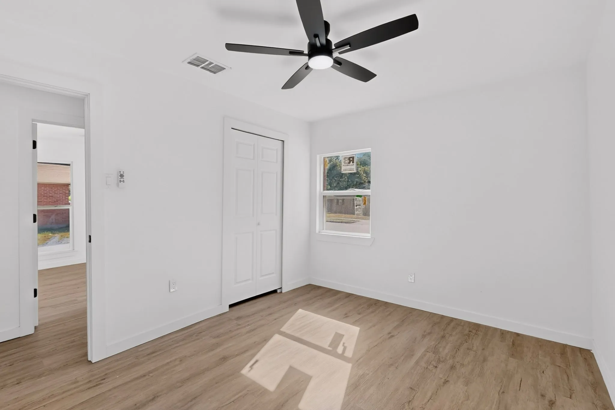 Single Family Residence For Sale in Dallas County , 3241 Santiago Drive, Mesquite, Texas 75150, 4 Bedroom, 2 Bathroom, Garage spaces, 1,693 Sqft, built in 1960, mls#21384893, Real Estate Agent in Mesquite, Homes For Sale in Dallas county, Homes For Sale in Mesquite, Realtor in Mesquite Texas, Real Estate Brokerage Independent Realty Texas, Luminita Cordes Realtor