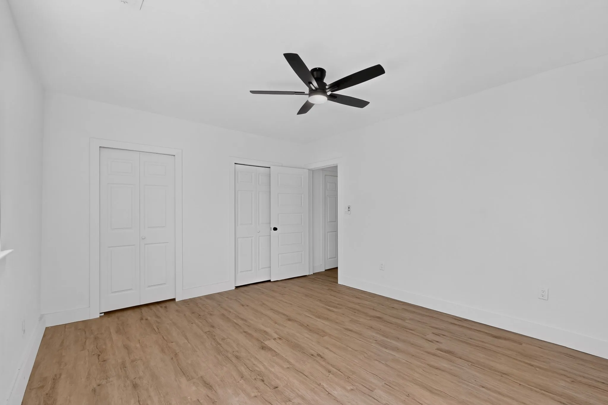 Single Family Residence For Sale in Dallas County , 3241 Santiago Drive, Mesquite, Texas 75150, 4 Bedroom, 2 Bathroom, Garage spaces, 1,693 Sqft, built in 1960, mls#21384893, Real Estate Agent in Mesquite, Homes For Sale in Dallas county, Homes For Sale in Mesquite, Realtor in Mesquite Texas, Real Estate Brokerage Independent Realty Texas, Luminita Cordes Realtor
