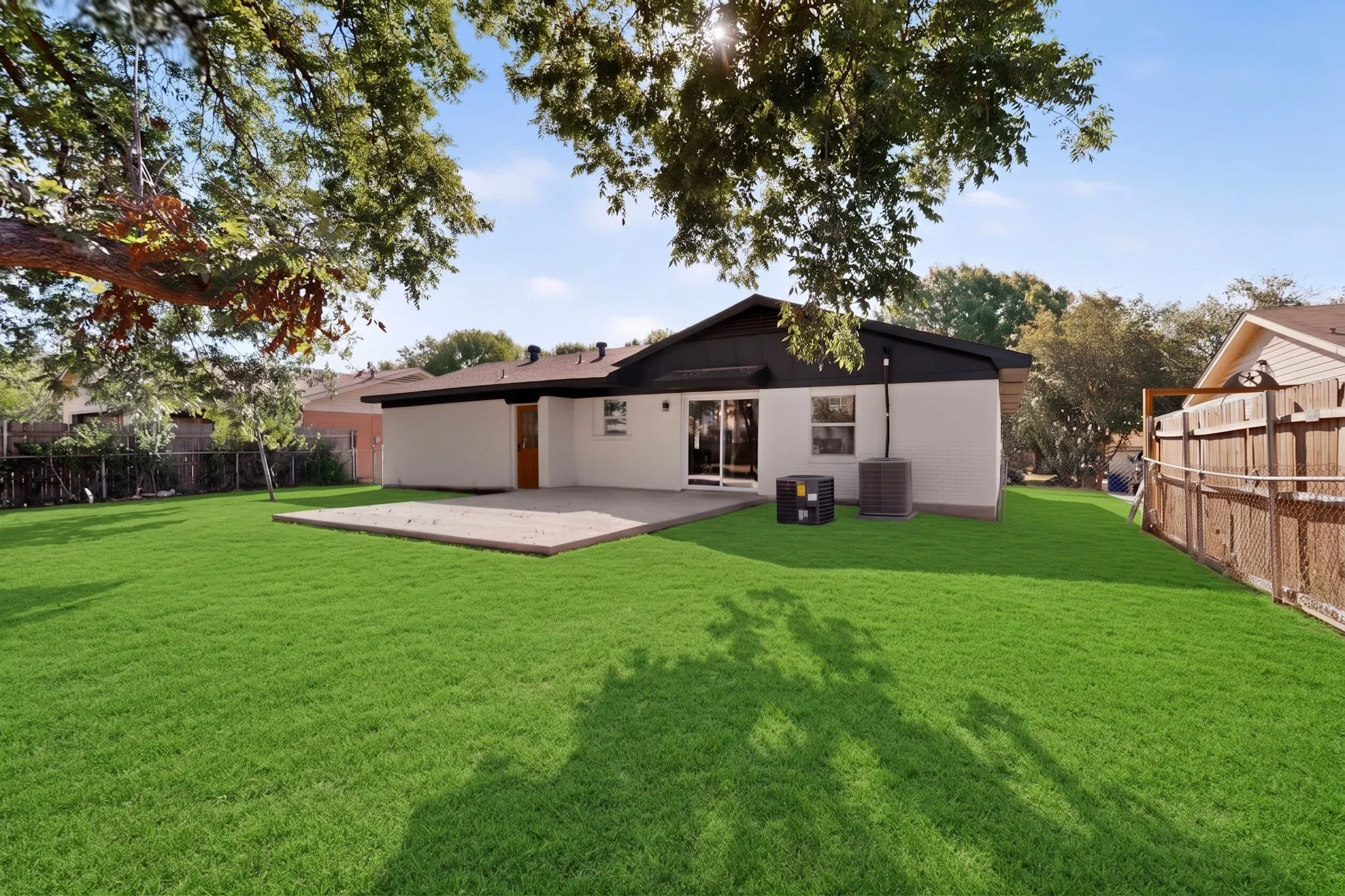 Single Family Residence For Sale in Dallas County , 3241 Santiago Drive, Mesquite, Texas 75150, 4 Bedroom, 2 Bathroom, Garage spaces, 1,693 Sqft, built in 1960, mls#21384893, Real Estate Agent in Mesquite, Homes For Sale in Dallas county, Homes For Sale in Mesquite, Realtor in Mesquite Texas, Real Estate Brokerage Independent Realty Texas, Luminita Cordes Realtor