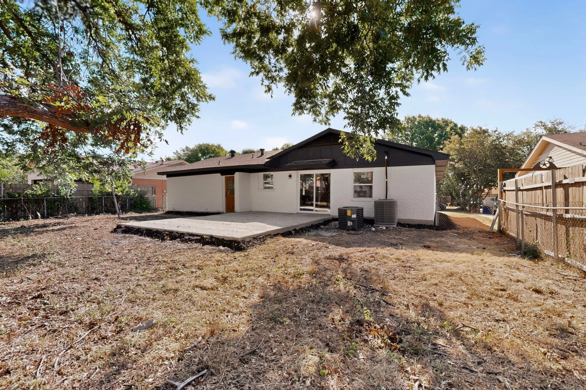 Single Family Residence For Sale in Dallas County , 3241 Santiago Drive, Mesquite, Texas 75150, 4 Bedroom, 2 Bathroom, Garage spaces, 1,693 Sqft, built in 1960, mls#21384893, Real Estate Agent in Mesquite, Homes For Sale in Dallas county, Homes For Sale in Mesquite, Realtor in Mesquite Texas, Real Estate Brokerage Independent Realty Texas, Luminita Cordes Realtor