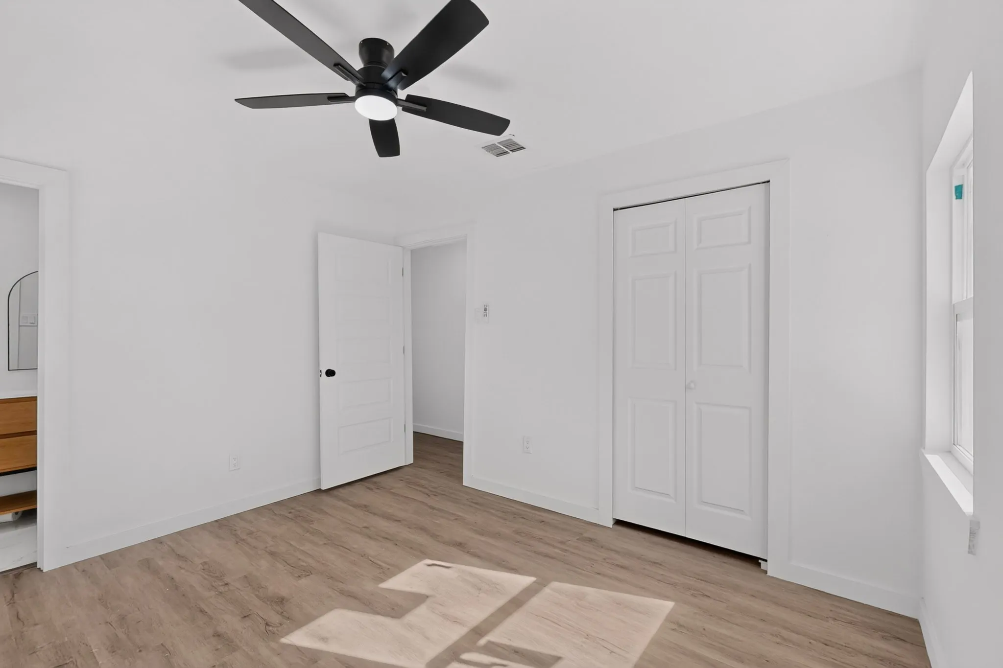 Single Family Residence For Sale in Dallas County , 3241 Santiago Drive, Mesquite, Texas 75150, 4 Bedroom, 2 Bathroom, Garage spaces, 1,693 Sqft, built in 1960, mls#21384893, Real Estate Agent in Mesquite, Homes For Sale in Dallas county, Homes For Sale in Mesquite, Realtor in Mesquite Texas, Real Estate Brokerage Independent Realty Texas, Luminita Cordes Realtor