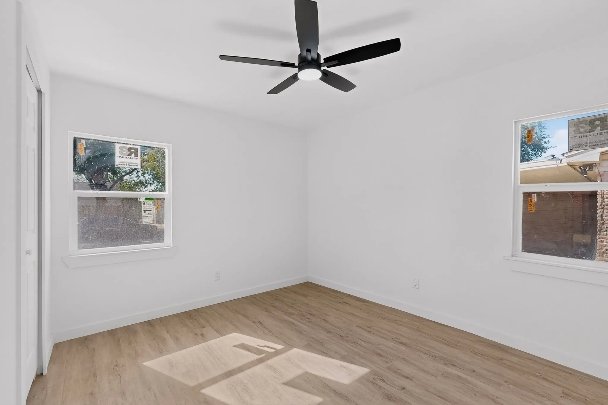 Single Family Residence For Sale in Dallas County , 3241 Santiago Drive, Mesquite, Texas 75150, 4 Bedroom, 2 Bathroom, Garage spaces, 1,693 Sqft, built in 1960, mls#21384893, Real Estate Agent in Mesquite, Homes For Sale in Dallas county, Homes For Sale in Mesquite, Realtor in Mesquite Texas, Real Estate Brokerage Independent Realty Texas, Luminita Cordes Realtor