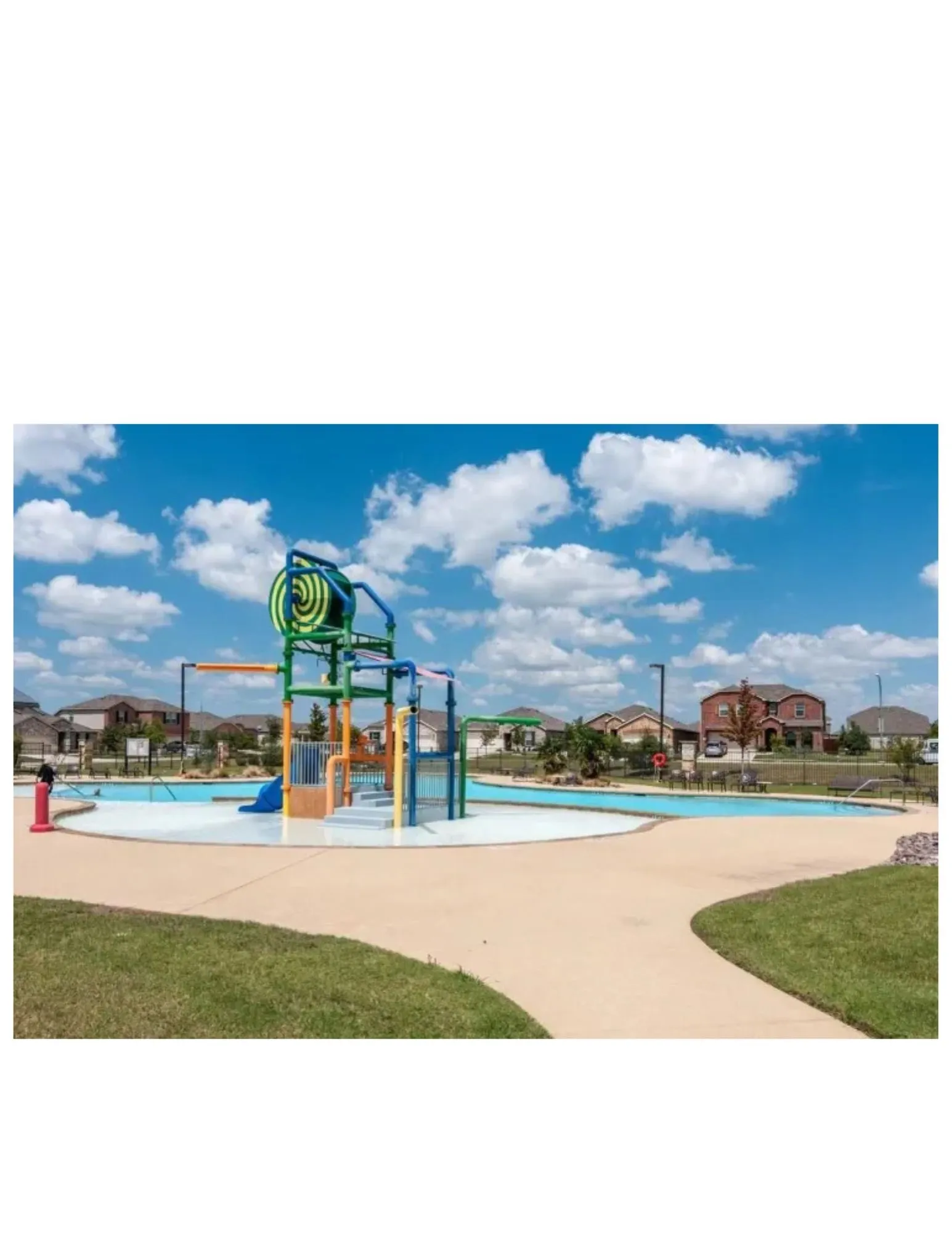 Community Pool on Charbray – Splashpad