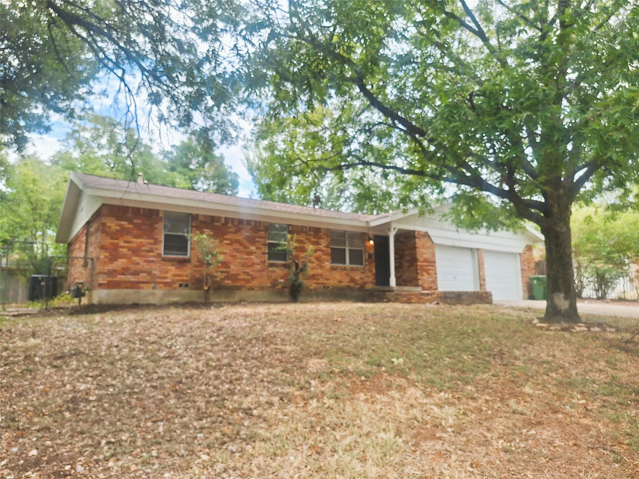 Single Family Residence For Rent in Tarrant County , 7204 Karen Drive, North Richland Hills, Texas 76180, 3 Bedroom, 2 Bathroom, 2 Garage spaces, 1,486 Sqft, built in 1958, mls#21384630, Real Estate Agent in North Richland Hills, Homes For Rent in Tarrant county, Homes For Rent in North Richland Hills, Realtor in North Richland Hills Texas, Real Estate Brokerage Independent Realty Texas, Luminita Cordes Realtor