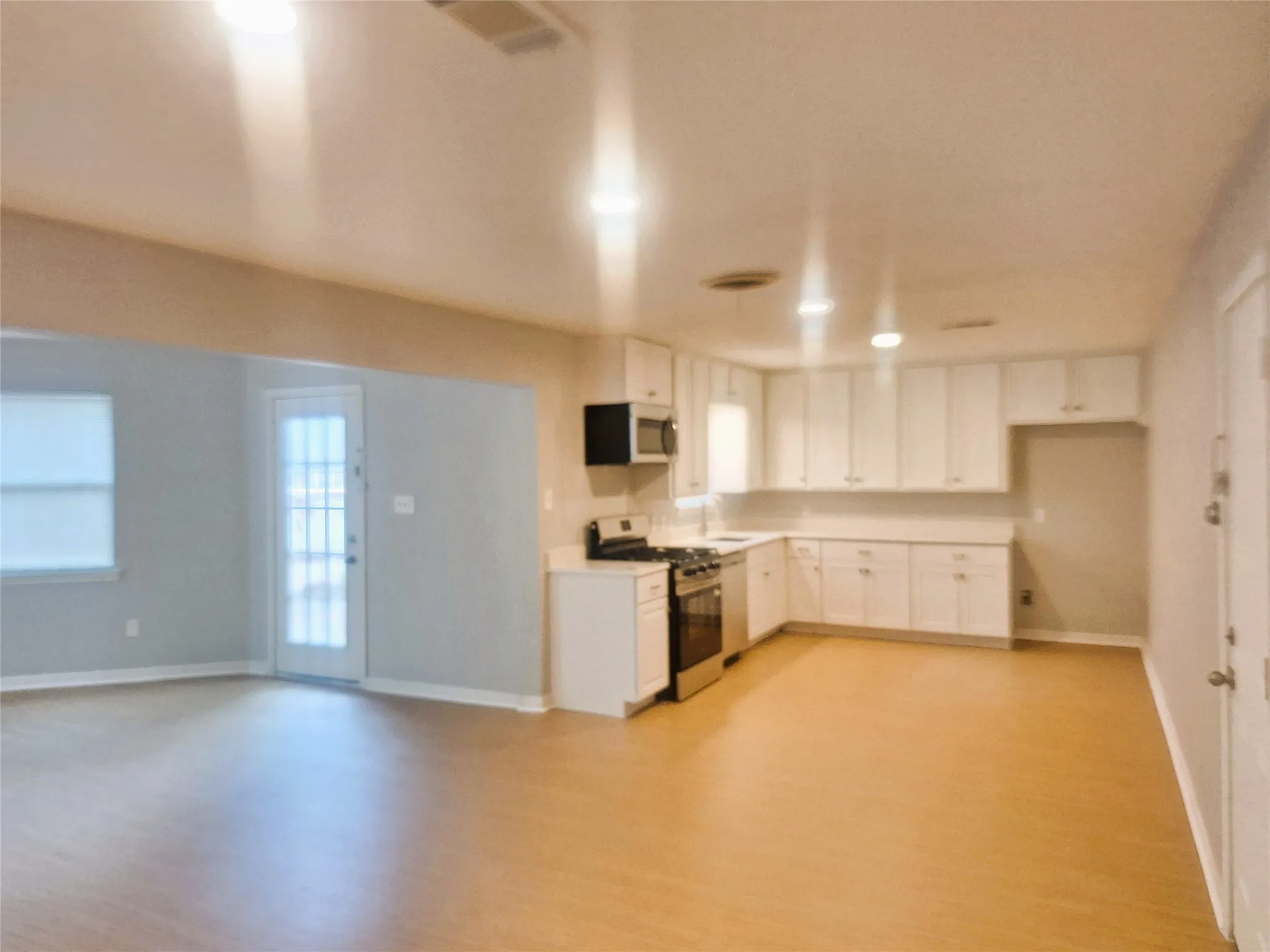 Single Family Residence For Rent in Tarrant County , 7204 Karen Drive, North Richland Hills, Texas 76180, 3 Bedroom, 2 Bathroom, 2 Garage spaces, 1,486 Sqft, built in 1958, mls#21384630, Real Estate Agent in North Richland Hills, Homes For Rent in Tarrant county, Homes For Rent in North Richland Hills, Realtor in North Richland Hills Texas, Real Estate Brokerage Independent Realty Texas, Luminita Cordes Realtor