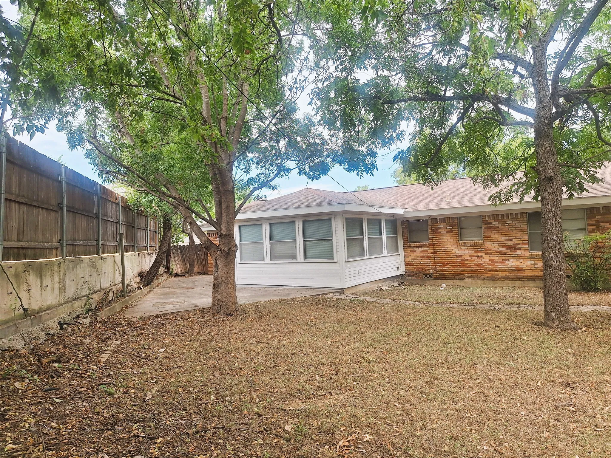 Single Family Residence For Rent in Tarrant County , 7204 Karen Drive, North Richland Hills, Texas 76180, 3 Bedroom, 2 Bathroom, 2 Garage spaces, 1,486 Sqft, built in 1958, mls#21384630, Real Estate Agent in North Richland Hills, Homes For Rent in Tarrant county, Homes For Rent in North Richland Hills, Realtor in North Richland Hills Texas, Real Estate Brokerage Independent Realty Texas, Luminita Cordes Realtor