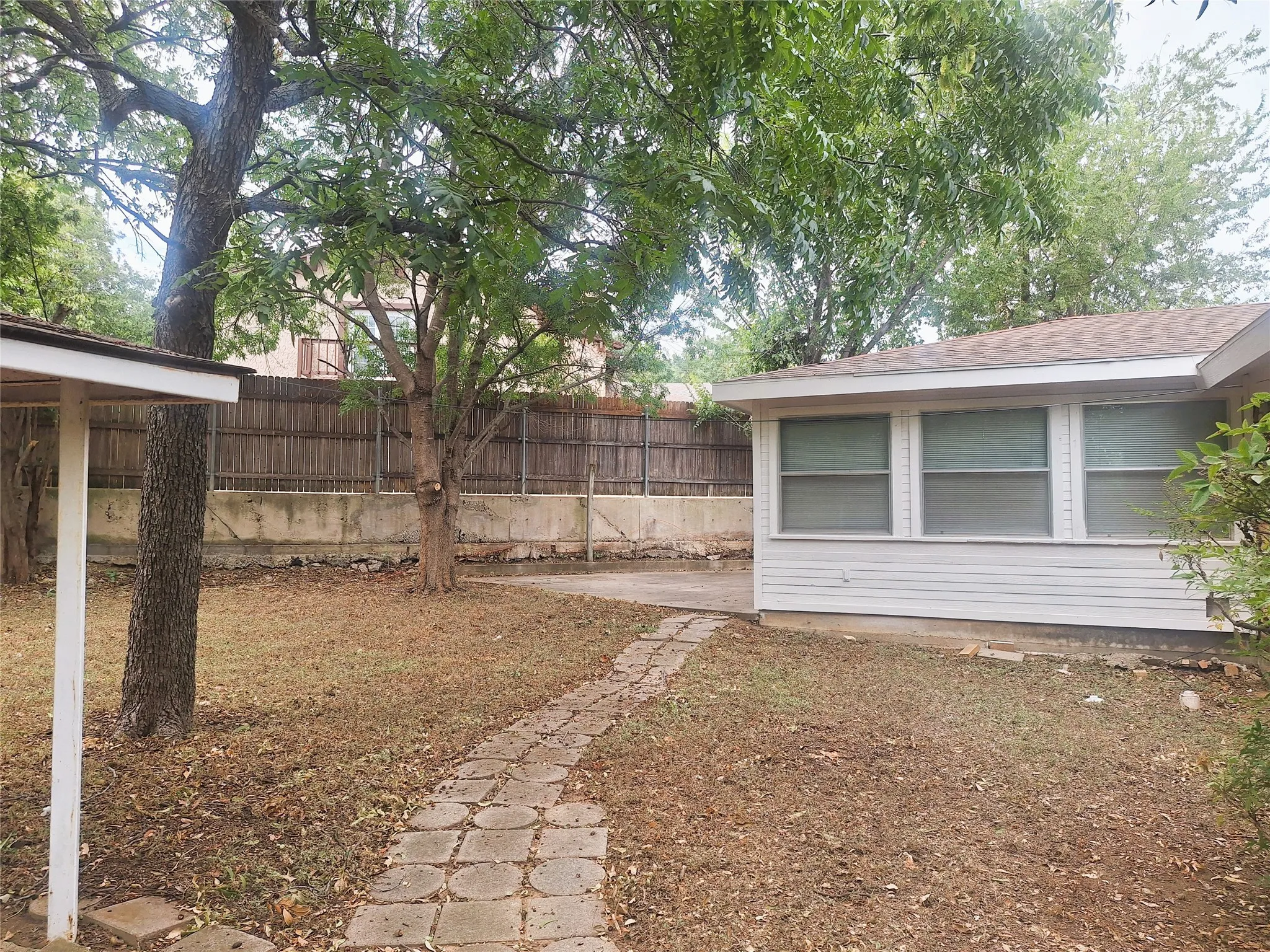 Single Family Residence For Rent in Tarrant County , 7204 Karen Drive, North Richland Hills, Texas 76180, 3 Bedroom, 2 Bathroom, 2 Garage spaces, 1,486 Sqft, built in 1958, mls#21384630, Real Estate Agent in North Richland Hills, Homes For Rent in Tarrant county, Homes For Rent in North Richland Hills, Realtor in North Richland Hills Texas, Real Estate Brokerage Independent Realty Texas, Luminita Cordes Realtor
