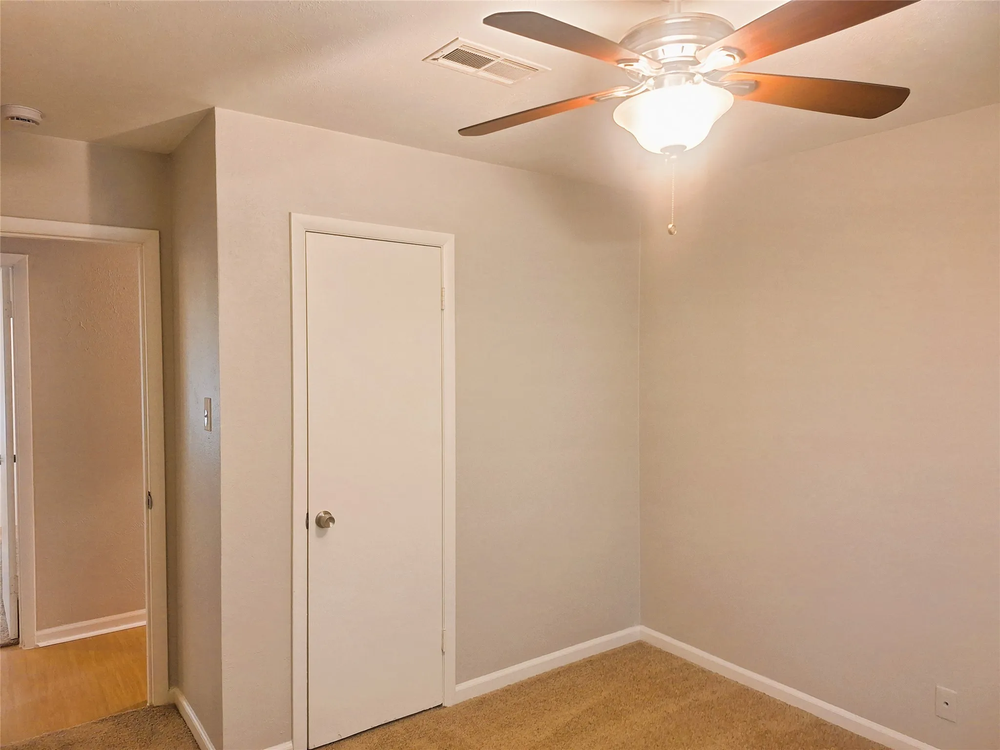 Single Family Residence For Rent in Tarrant County , 7204 Karen Drive, North Richland Hills, Texas 76180, 3 Bedroom, 2 Bathroom, 2 Garage spaces, 1,486 Sqft, built in 1958, mls#21384630, Real Estate Agent in North Richland Hills, Homes For Rent in Tarrant county, Homes For Rent in North Richland Hills, Realtor in North Richland Hills Texas, Real Estate Brokerage Independent Realty Texas, Luminita Cordes Realtor