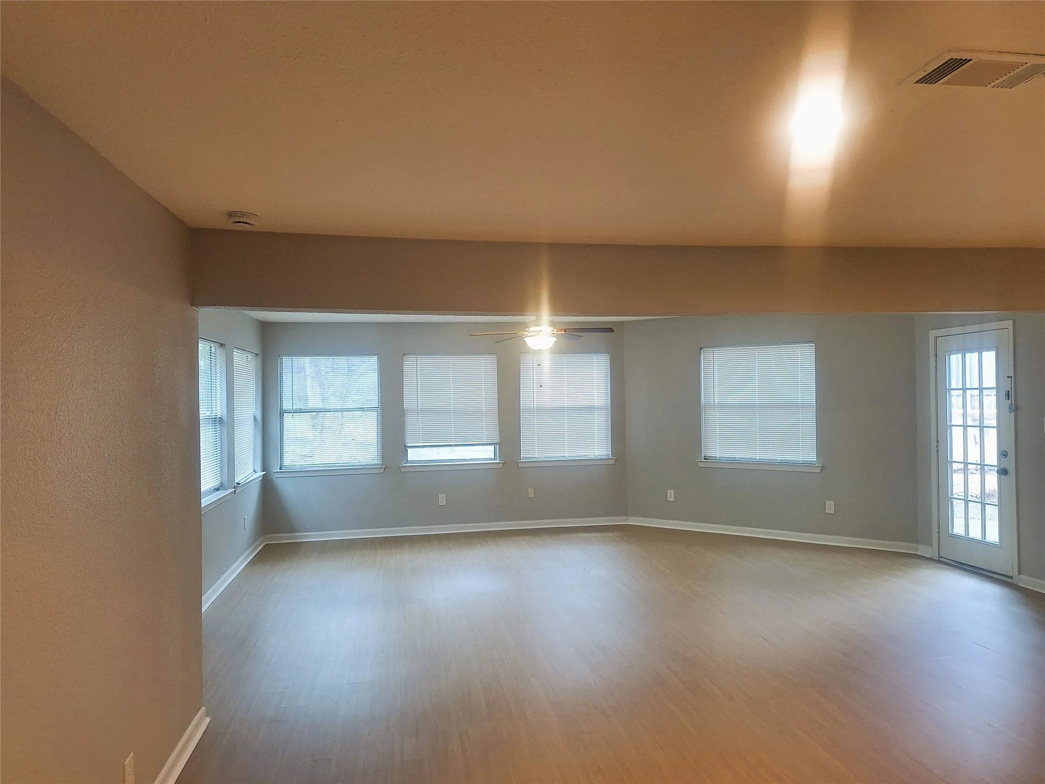 Single Family Residence For Rent in Tarrant County , 7204 Karen Drive, North Richland Hills, Texas 76180, 3 Bedroom, 2 Bathroom, 2 Garage spaces, 1,486 Sqft, built in 1958, mls#21384630, Real Estate Agent in North Richland Hills, Homes For Rent in Tarrant county, Homes For Rent in North Richland Hills, Realtor in North Richland Hills Texas, Real Estate Brokerage Independent Realty Texas, Luminita Cordes Realtor