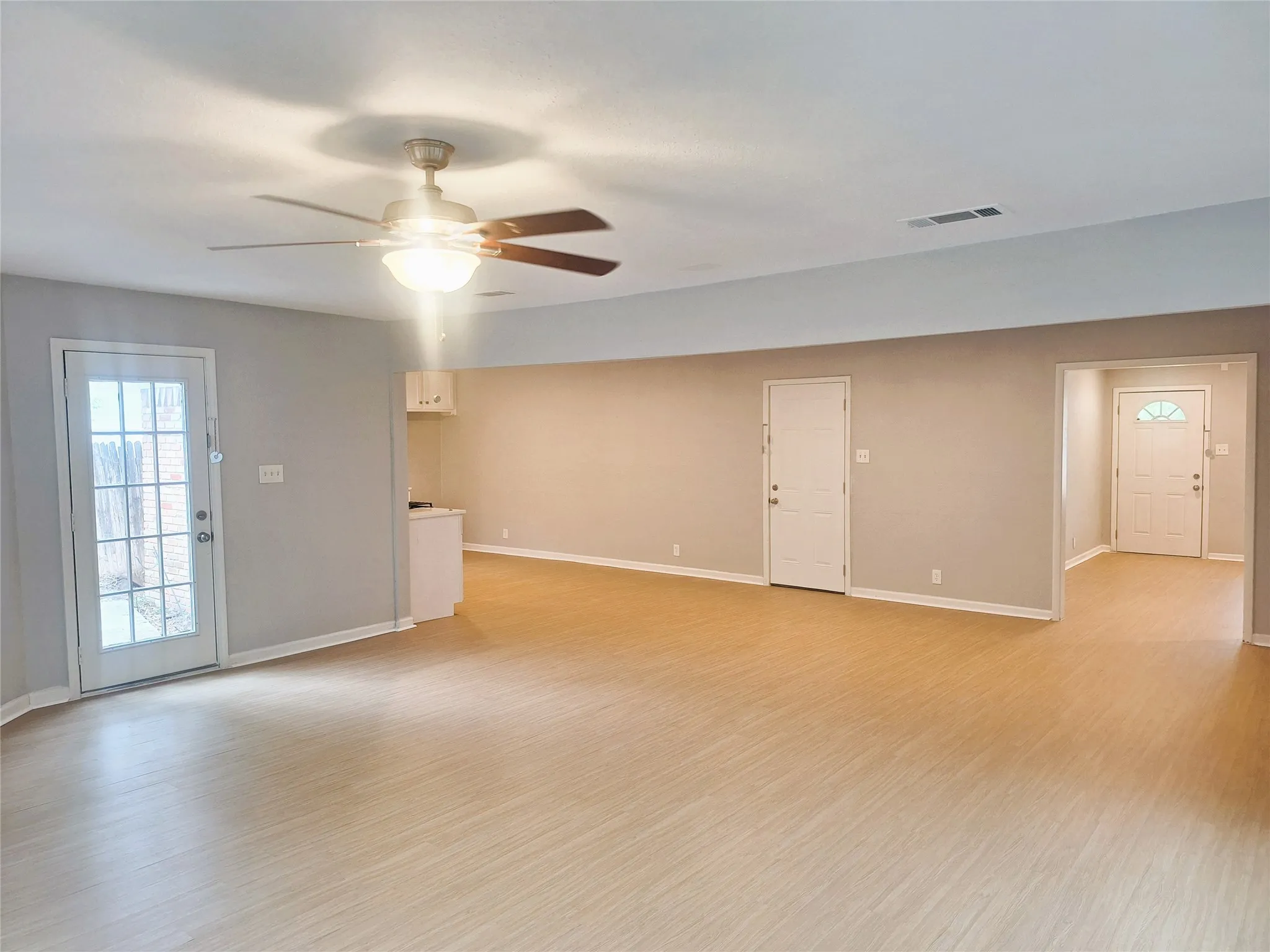 Single Family Residence For Rent in Tarrant County , 7204 Karen Drive, North Richland Hills, Texas 76180, 3 Bedroom, 2 Bathroom, 2 Garage spaces, 1,486 Sqft, built in 1958, mls#21384630, Real Estate Agent in North Richland Hills, Homes For Rent in Tarrant county, Homes For Rent in North Richland Hills, Realtor in North Richland Hills Texas, Real Estate Brokerage Independent Realty Texas, Luminita Cordes Realtor