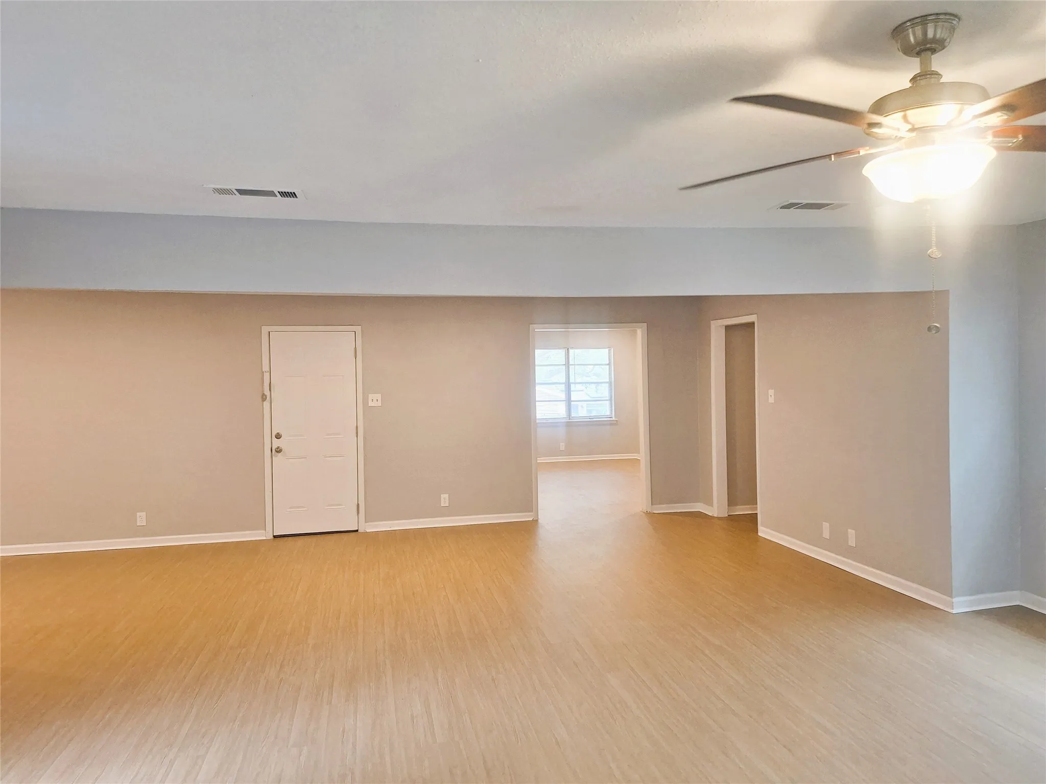 Single Family Residence For Rent in Tarrant County , 7204 Karen Drive, North Richland Hills, Texas 76180, 3 Bedroom, 2 Bathroom, 2 Garage spaces, 1,486 Sqft, built in 1958, mls#21384630, Real Estate Agent in North Richland Hills, Homes For Rent in Tarrant county, Homes For Rent in North Richland Hills, Realtor in North Richland Hills Texas, Real Estate Brokerage Independent Realty Texas, Luminita Cordes Realtor