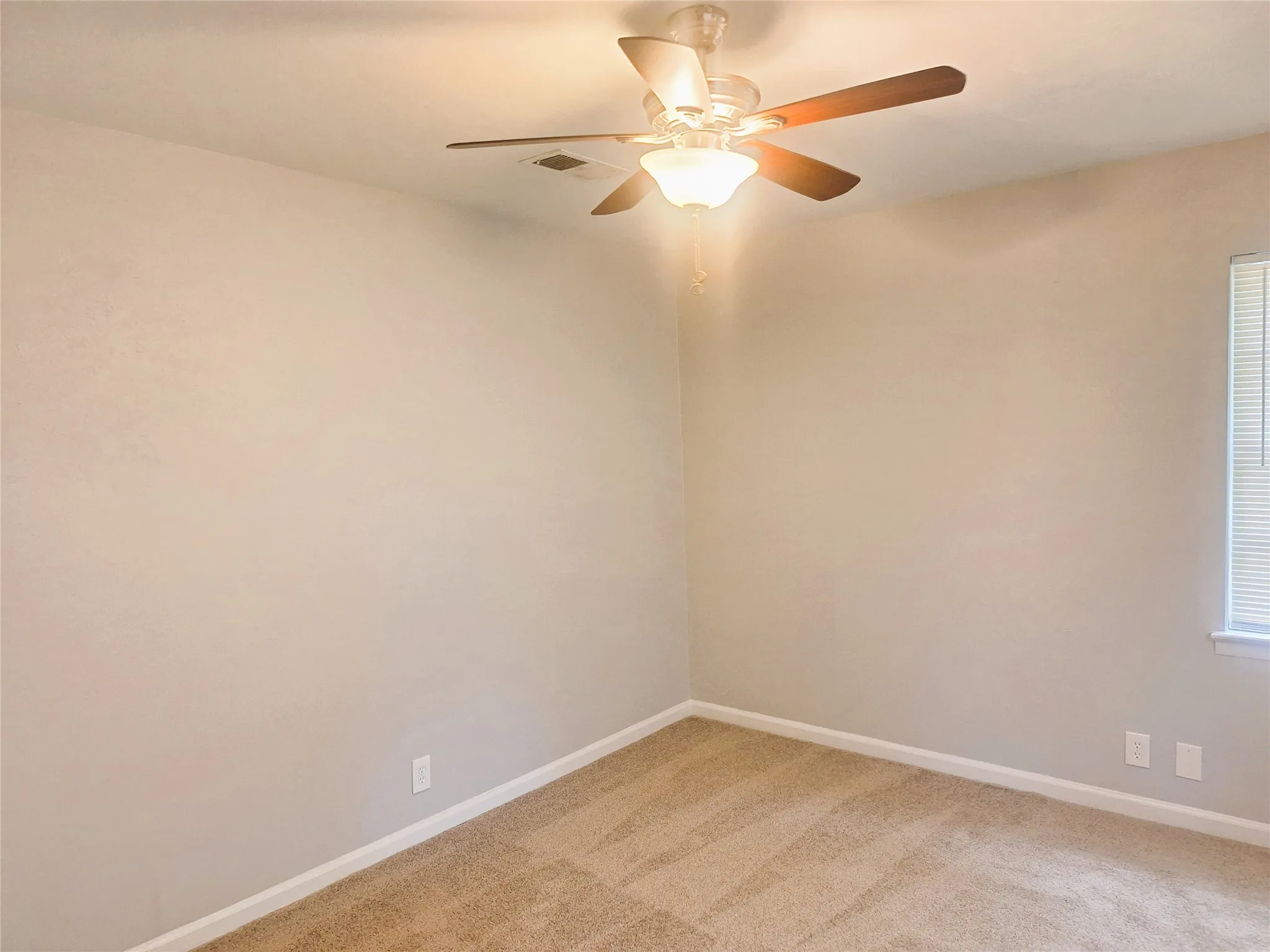 Single Family Residence For Rent in Tarrant County , 7204 Karen Drive, North Richland Hills, Texas 76180, 3 Bedroom, 2 Bathroom, 2 Garage spaces, 1,486 Sqft, built in 1958, mls#21384630, Real Estate Agent in North Richland Hills, Homes For Rent in Tarrant county, Homes For Rent in North Richland Hills, Realtor in North Richland Hills Texas, Real Estate Brokerage Independent Realty Texas, Luminita Cordes Realtor