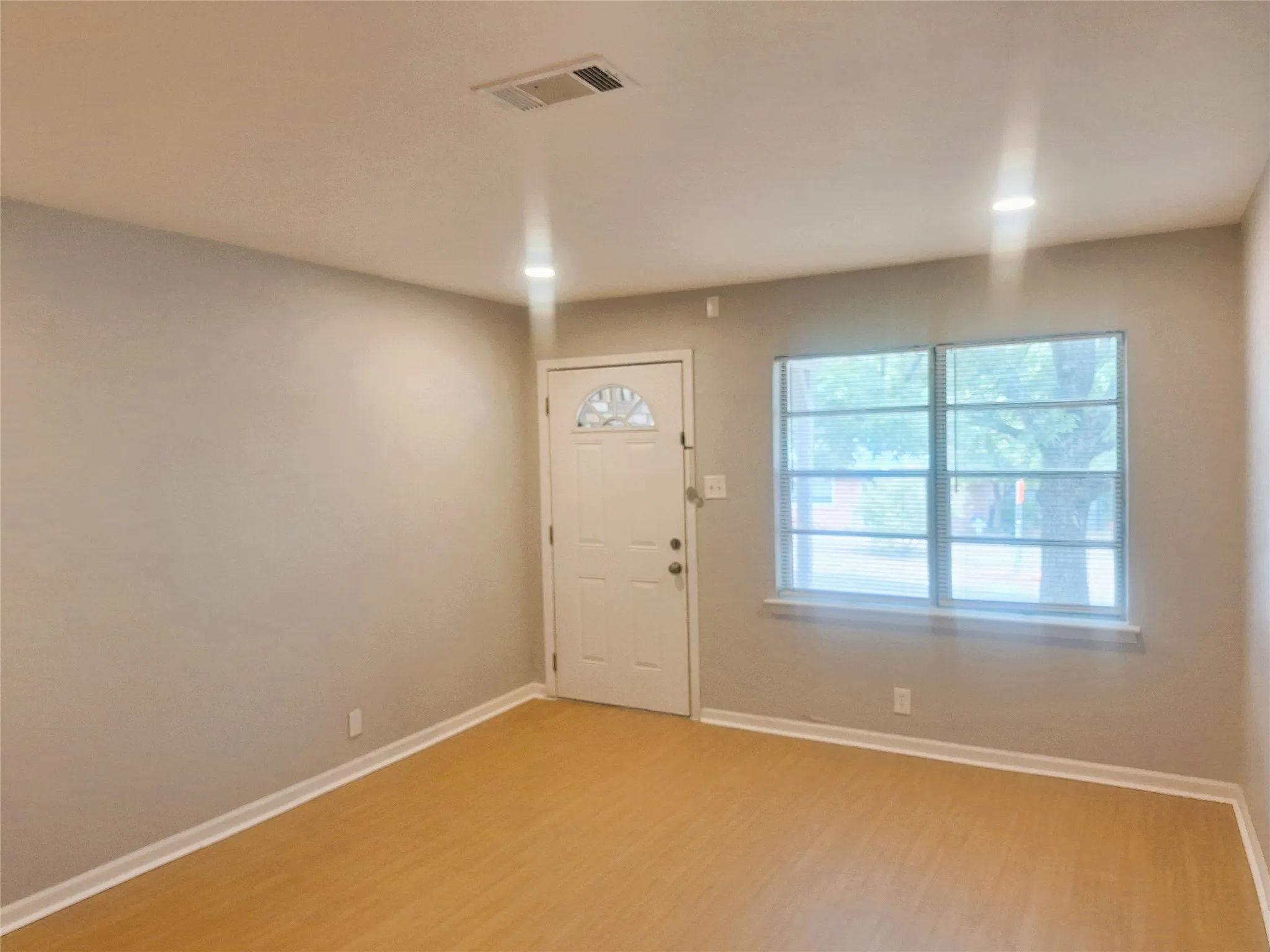 Single Family Residence For Rent in Tarrant County , 7204 Karen Drive, North Richland Hills, Texas 76180, 3 Bedroom, 2 Bathroom, 2 Garage spaces, 1,486 Sqft, built in 1958, mls#21384630, Real Estate Agent in North Richland Hills, Homes For Rent in Tarrant county, Homes For Rent in North Richland Hills, Realtor in North Richland Hills Texas, Real Estate Brokerage Independent Realty Texas, Luminita Cordes Realtor