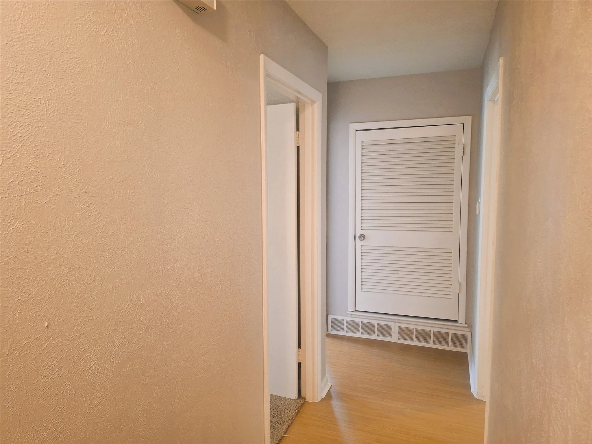 Single Family Residence For Rent in Tarrant County , 7204 Karen Drive, North Richland Hills, Texas 76180, 3 Bedroom, 2 Bathroom, 2 Garage spaces, 1,486 Sqft, built in 1958, mls#21384630, Real Estate Agent in North Richland Hills, Homes For Rent in Tarrant county, Homes For Rent in North Richland Hills, Realtor in North Richland Hills Texas, Real Estate Brokerage Independent Realty Texas, Luminita Cordes Realtor