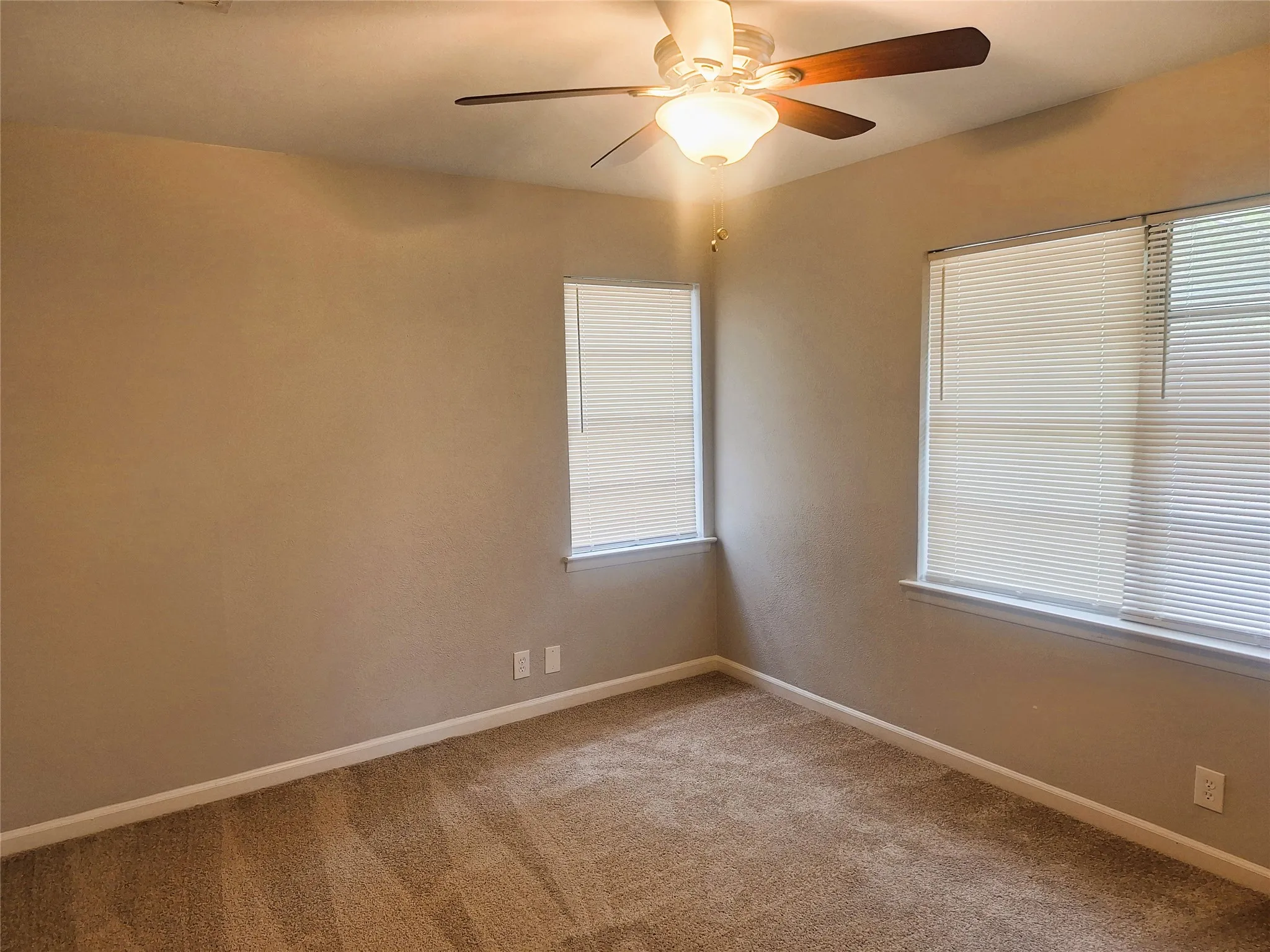 Single Family Residence For Rent in Tarrant County , 7204 Karen Drive, North Richland Hills, Texas 76180, 3 Bedroom, 2 Bathroom, 2 Garage spaces, 1,486 Sqft, built in 1958, mls#21384630, Real Estate Agent in North Richland Hills, Homes For Rent in Tarrant county, Homes For Rent in North Richland Hills, Realtor in North Richland Hills Texas, Real Estate Brokerage Independent Realty Texas, Luminita Cordes Realtor