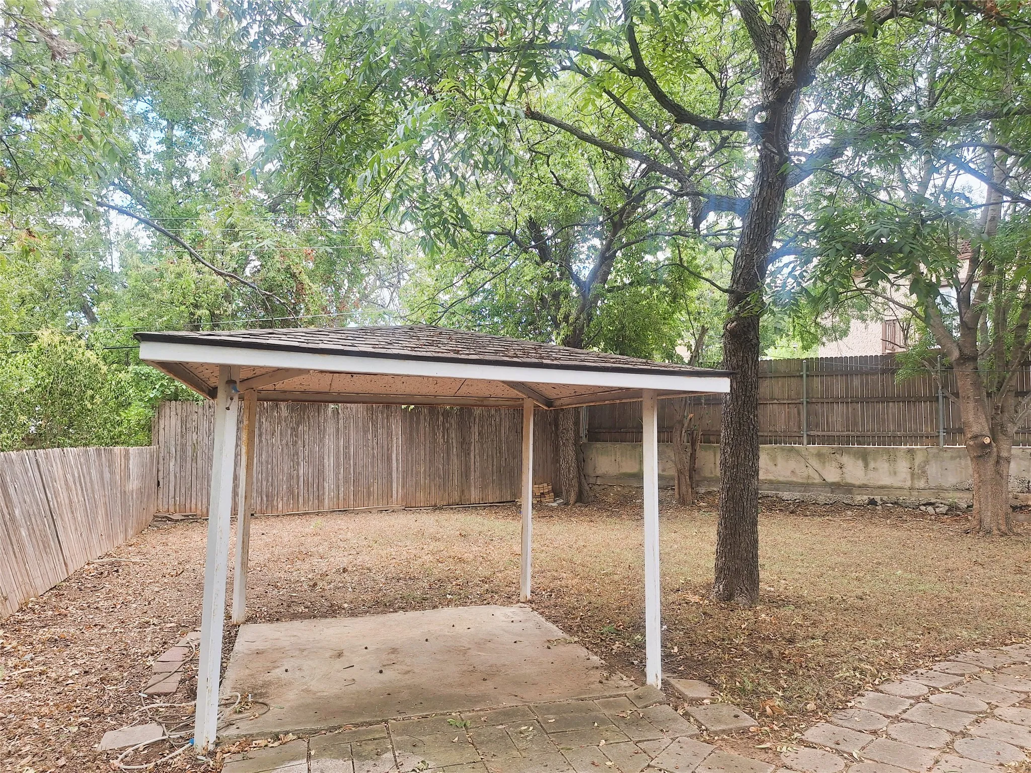 Single Family Residence For Rent in Tarrant County , 7204 Karen Drive, North Richland Hills, Texas 76180, 3 Bedroom, 2 Bathroom, 2 Garage spaces, 1,486 Sqft, built in 1958, mls#21384630, Real Estate Agent in North Richland Hills, Homes For Rent in Tarrant county, Homes For Rent in North Richland Hills, Realtor in North Richland Hills Texas, Real Estate Brokerage Independent Realty Texas, Luminita Cordes Realtor