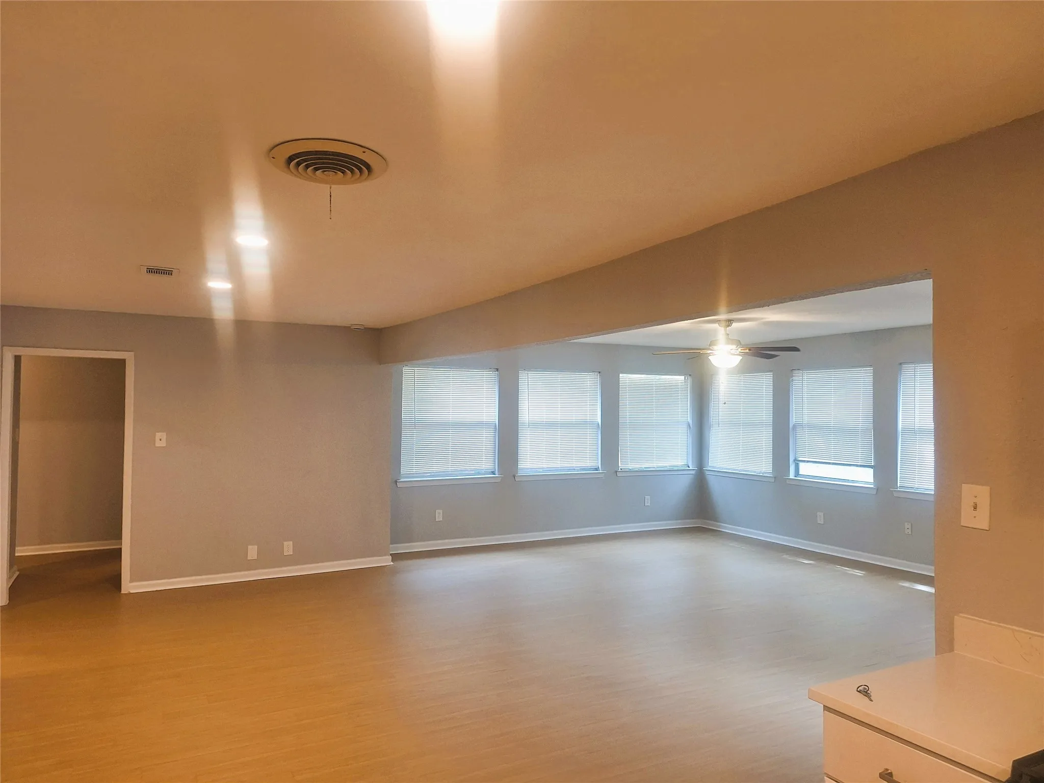 Single Family Residence For Rent in Tarrant County , 7204 Karen Drive, North Richland Hills, Texas 76180, 3 Bedroom, 2 Bathroom, 2 Garage spaces, 1,486 Sqft, built in 1958, mls#21384630, Real Estate Agent in North Richland Hills, Homes For Rent in Tarrant county, Homes For Rent in North Richland Hills, Realtor in North Richland Hills Texas, Real Estate Brokerage Independent Realty Texas, Luminita Cordes Realtor