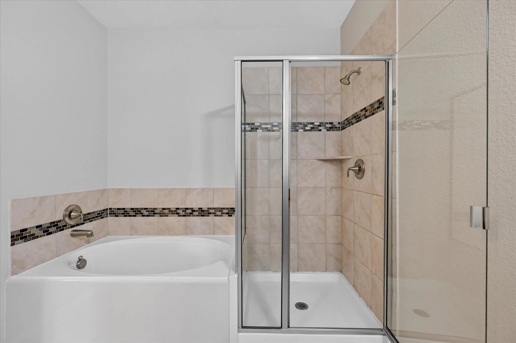 Single Family Residence For Sale in Kaufman County , 4094 Serene Drive, Forney, Texas 75216, 3 Bedroom, 2 Bathroom, 2 Garage spaces, 1,431 Sqft, built in 2017, mls#21384883, Real Estate Agent in Forney, Homes For Sale in Kaufman county, Homes For Sale in Forney, Realtor in Forney Texas, Real Estate Brokerage Independent Realty Texas, Luminita Cordes Realtor