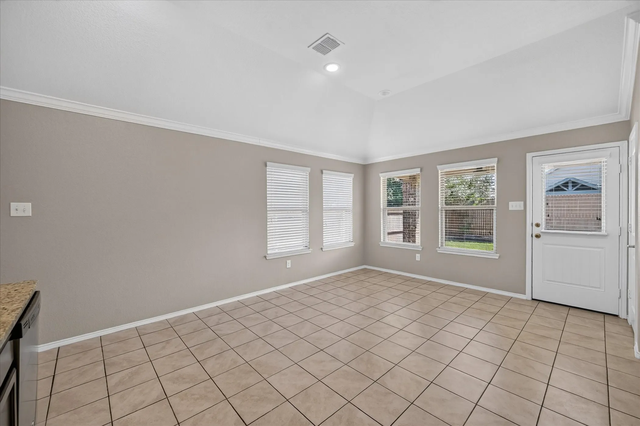 Single Family Residence For Sale in Kaufman County , 4094 Serene Drive, Forney, Texas 75216, 3 Bedroom, 2 Bathroom, 2 Garage spaces, 1,431 Sqft, built in 2017, mls#21384883, Real Estate Agent in Forney, Homes For Sale in Kaufman county, Homes For Sale in Forney, Realtor in Forney Texas, Real Estate Brokerage Independent Realty Texas, Luminita Cordes Realtor
