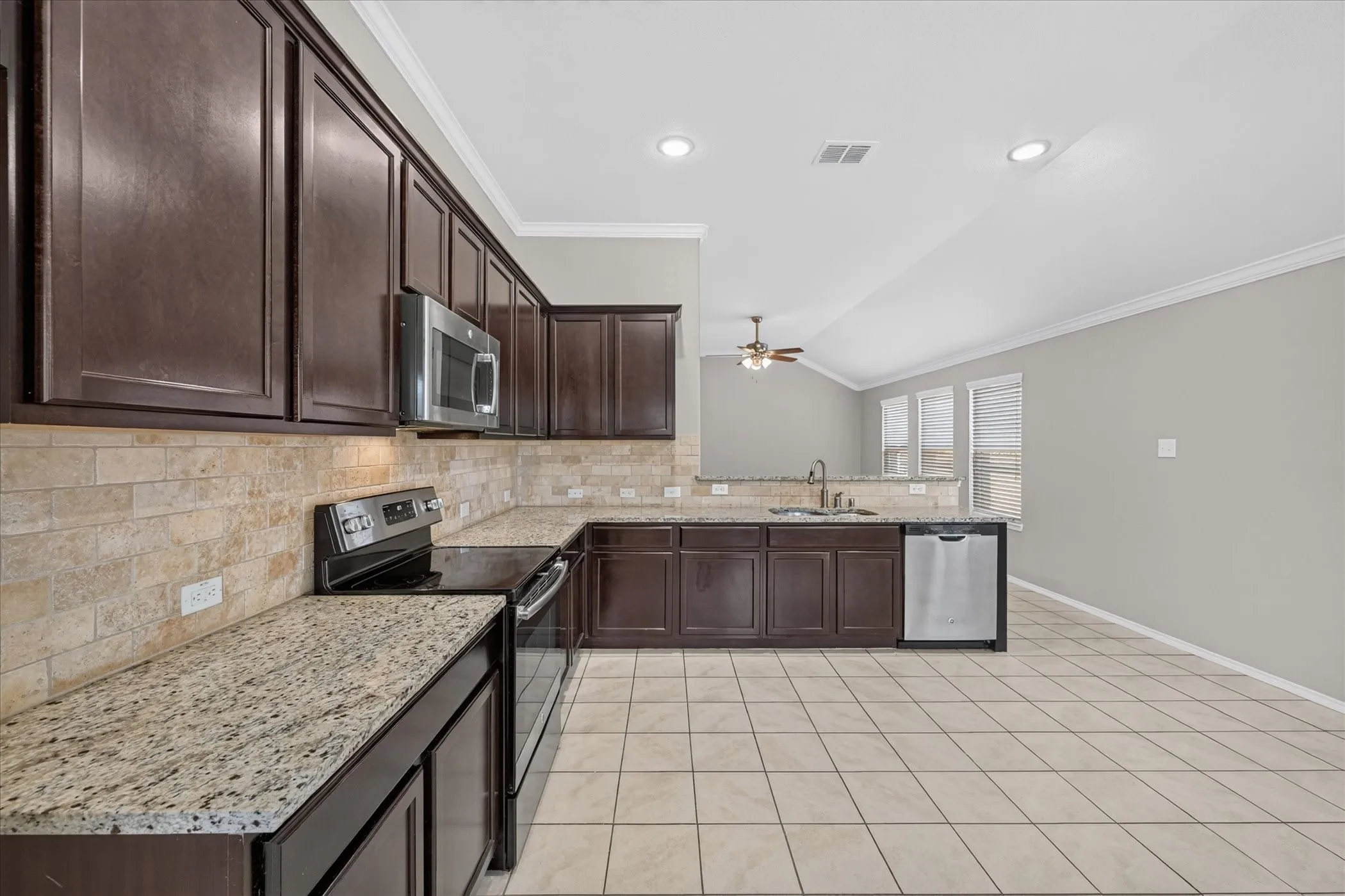 Single Family Residence For Sale in Kaufman County , 4094 Serene Drive, Forney, Texas 75216, 3 Bedroom, 2 Bathroom, 2 Garage spaces, 1,431 Sqft, built in 2017, mls#21384883, Real Estate Agent in Forney, Homes For Sale in Kaufman county, Homes For Sale in Forney, Realtor in Forney Texas, Real Estate Brokerage Independent Realty Texas, Luminita Cordes Realtor