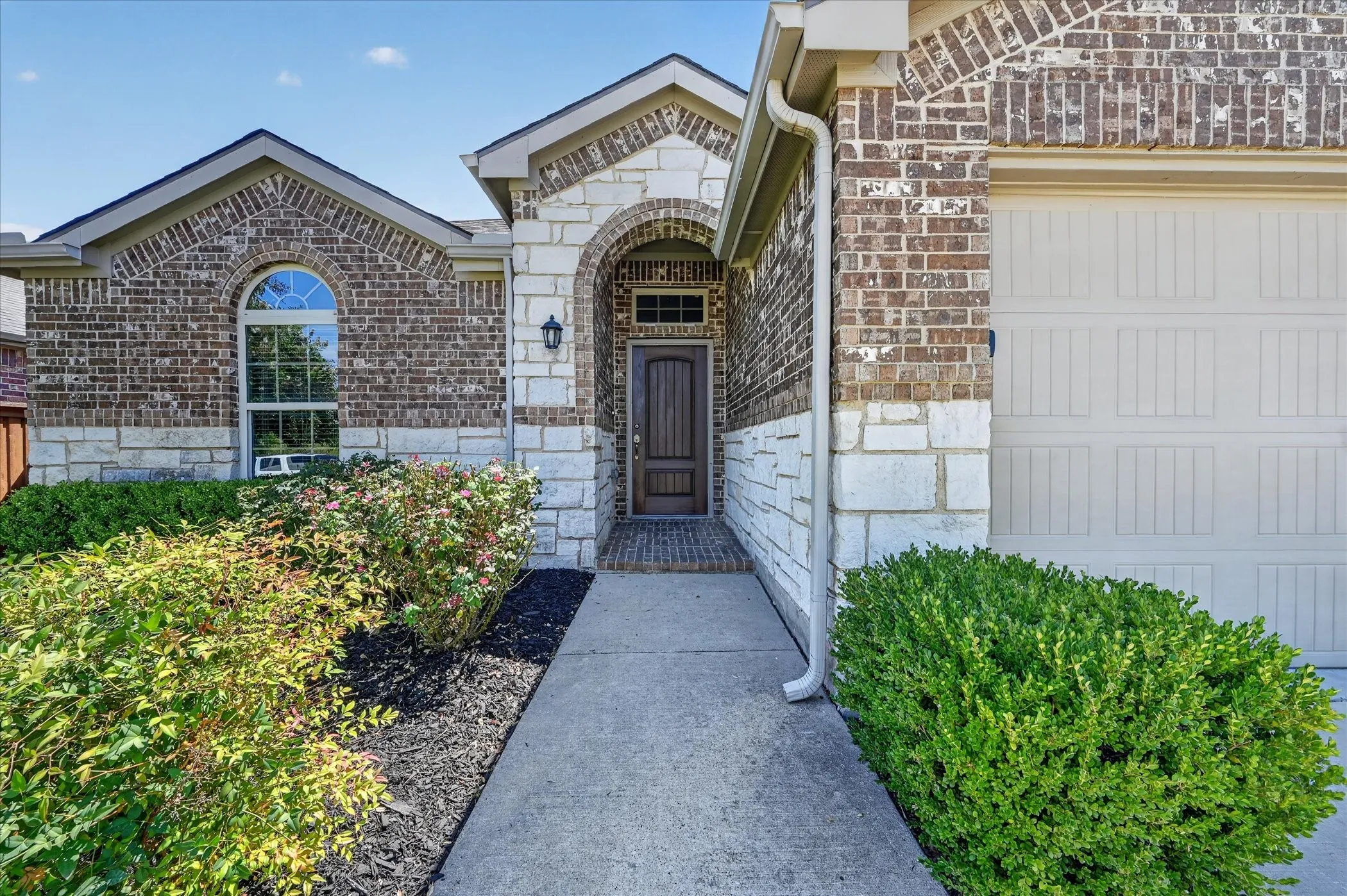 Single Family Residence For Sale in Kaufman County , 4094 Serene Drive, Forney, Texas 75216, 3 Bedroom, 2 Bathroom, 2 Garage spaces, 1,431 Sqft, built in 2017, mls#21384883, Real Estate Agent in Forney, Homes For Sale in Kaufman county, Homes For Sale in Forney, Realtor in Forney Texas, Real Estate Brokerage Independent Realty Texas, Luminita Cordes Realtor