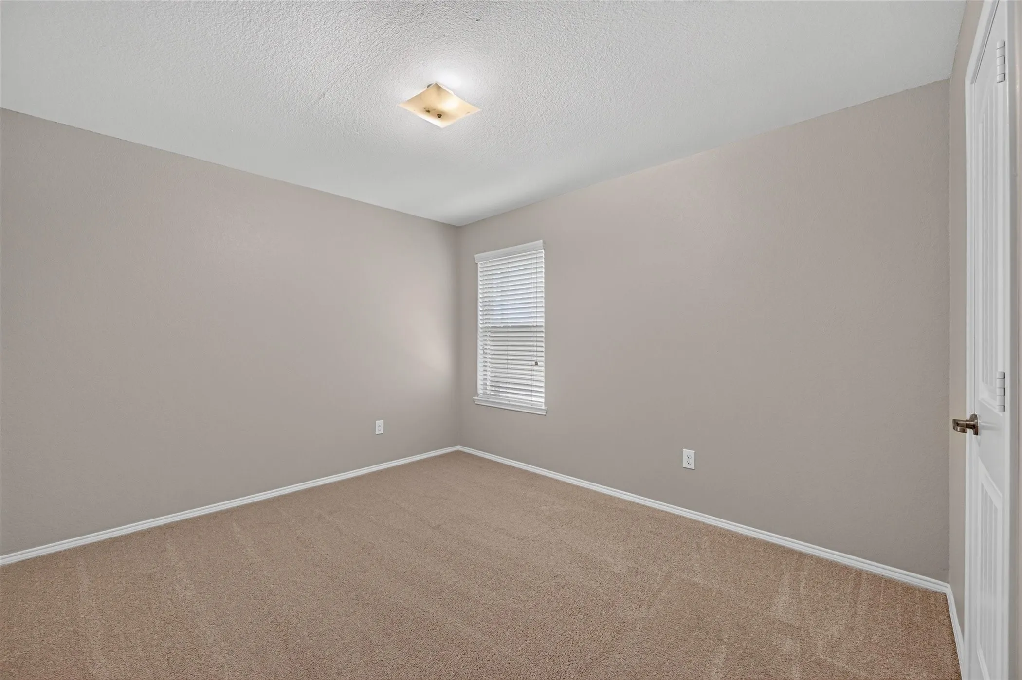 Single Family Residence For Sale in Kaufman County , 4094 Serene Drive, Forney, Texas 75216, 3 Bedroom, 2 Bathroom, 2 Garage spaces, 1,431 Sqft, built in 2017, mls#21384883, Real Estate Agent in Forney, Homes For Sale in Kaufman county, Homes For Sale in Forney, Realtor in Forney Texas, Real Estate Brokerage Independent Realty Texas, Luminita Cordes Realtor