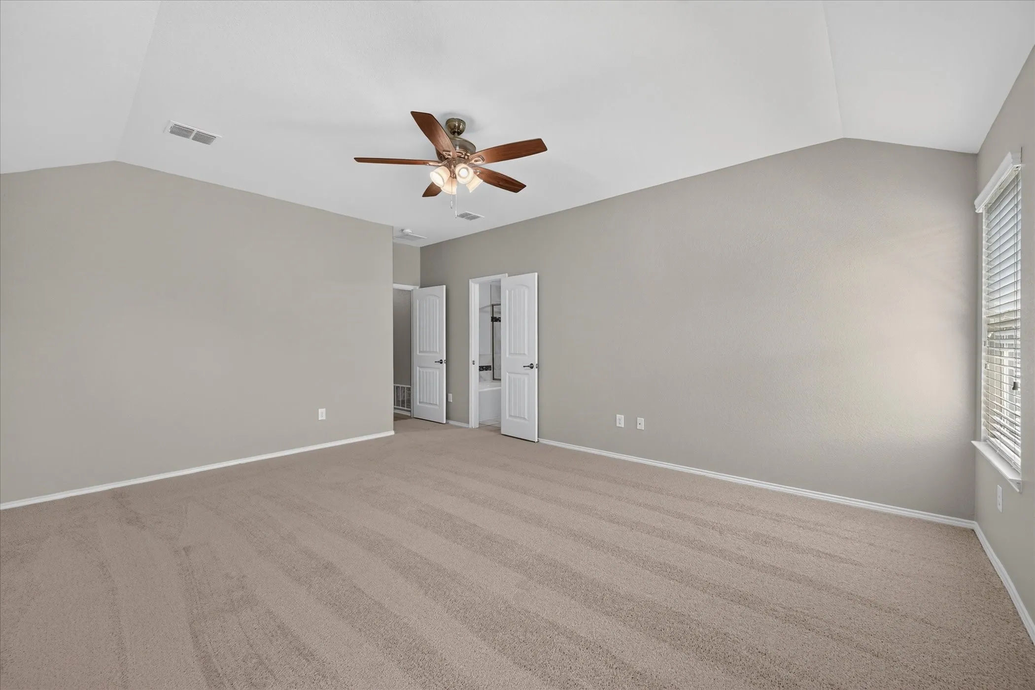 Single Family Residence For Sale in Kaufman County , 4094 Serene Drive, Forney, Texas 75216, 3 Bedroom, 2 Bathroom, 2 Garage spaces, 1,431 Sqft, built in 2017, mls#21384883, Real Estate Agent in Forney, Homes For Sale in Kaufman county, Homes For Sale in Forney, Realtor in Forney Texas, Real Estate Brokerage Independent Realty Texas, Luminita Cordes Realtor