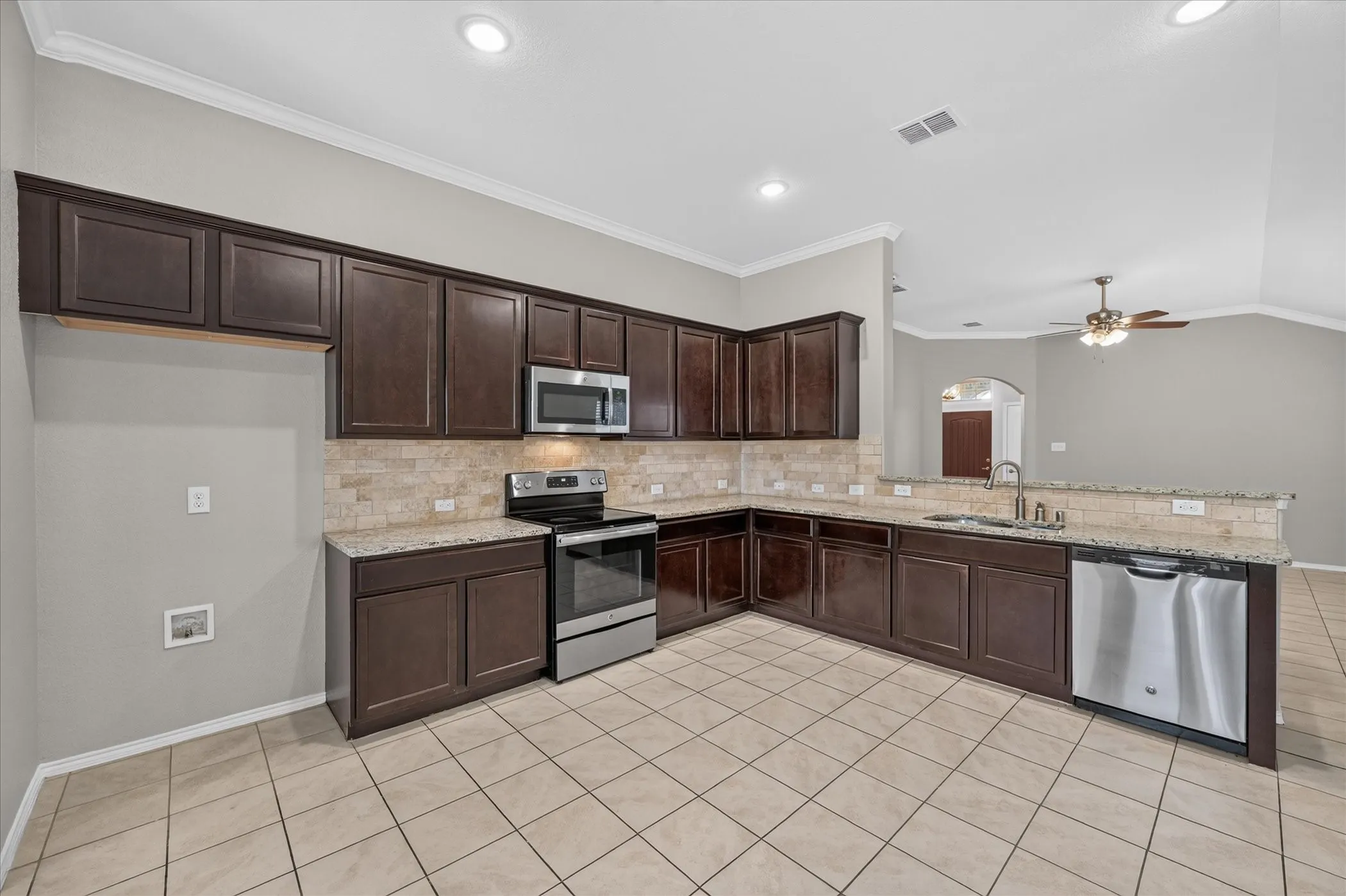 Single Family Residence For Sale in Kaufman County , 4094 Serene Drive, Forney, Texas 75216, 3 Bedroom, 2 Bathroom, 2 Garage spaces, 1,431 Sqft, built in 2017, mls#21384883, Real Estate Agent in Forney, Homes For Sale in Kaufman county, Homes For Sale in Forney, Realtor in Forney Texas, Real Estate Brokerage Independent Realty Texas, Luminita Cordes Realtor