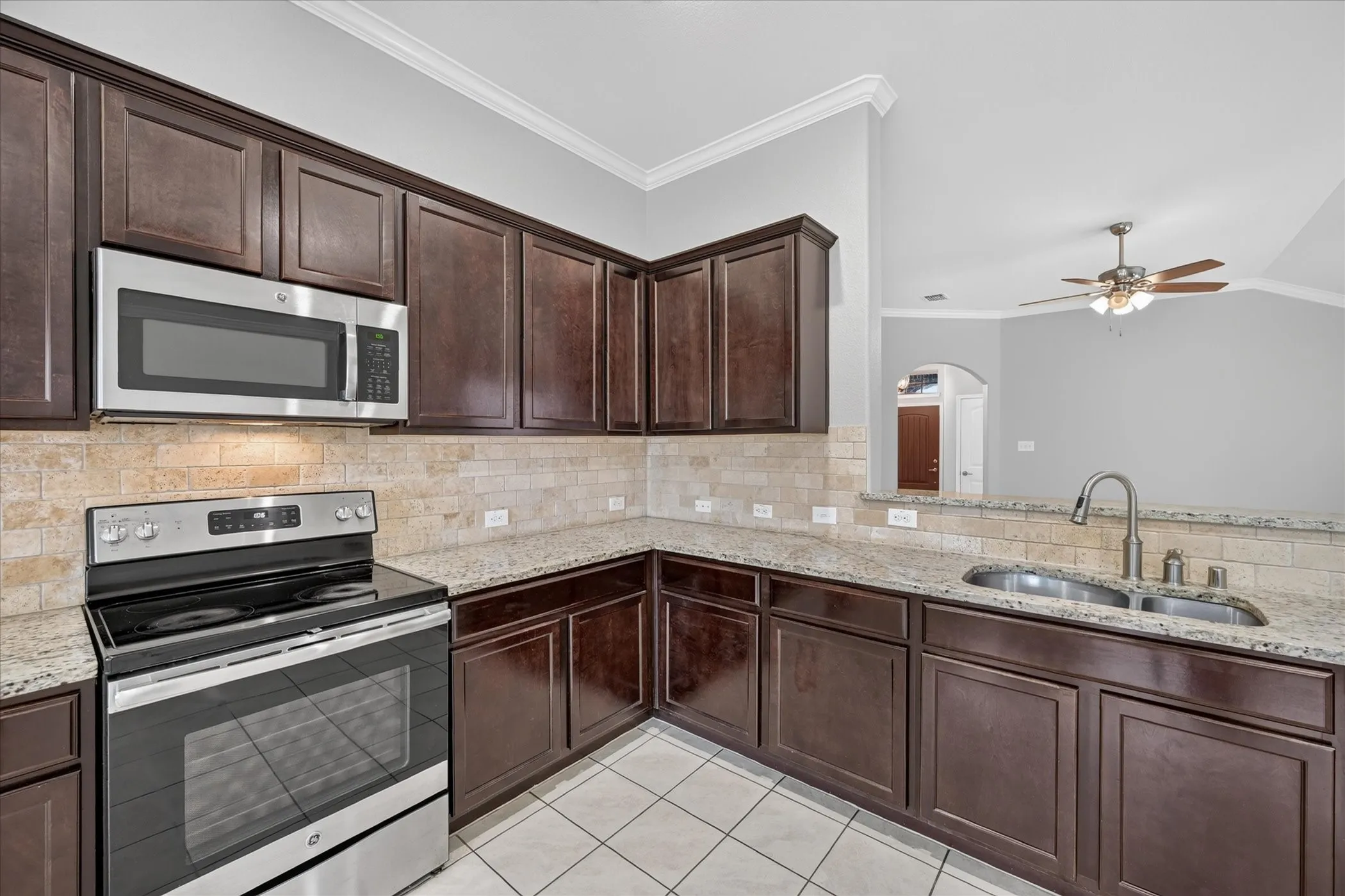Single Family Residence For Sale in Kaufman County , 4094 Serene Drive, Forney, Texas 75216, 3 Bedroom, 2 Bathroom, 2 Garage spaces, 1,431 Sqft, built in 2017, mls#21384883, Real Estate Agent in Forney, Homes For Sale in Kaufman county, Homes For Sale in Forney, Realtor in Forney Texas, Real Estate Brokerage Independent Realty Texas, Luminita Cordes Realtor