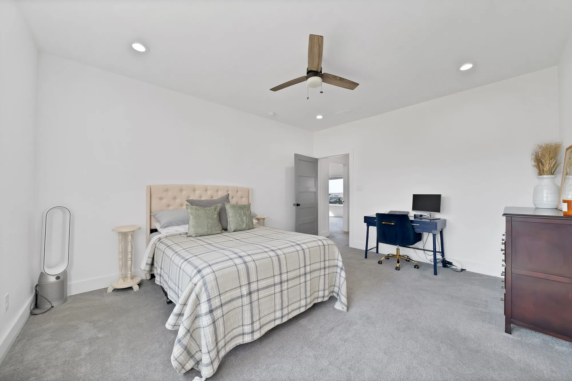 Single Family Residence For Sale in Tarrant County , 9037 Quarry Hill Court, Fort Worth, Texas 76179, 3 Bedroom, 3 Bathroom, 2 Garage spaces, 2,516 Sqft, built in 2020, mls#21384666, Real Estate Agent in Fort Worth, Homes For Sale in Tarrant county, Homes For Sale in Fort Worth, Realtor in Fort Worth Texas, Real Estate Brokerage Independent Realty Texas, Luminita Cordes Realtor