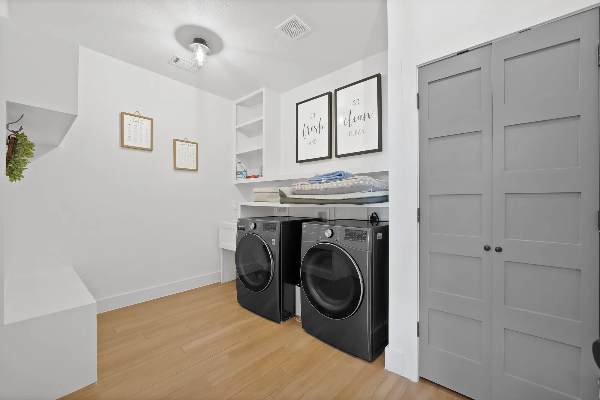 Single Family Residence For Sale in Tarrant County , 9037 Quarry Hill Court, Fort Worth, Texas 76179, 3 Bedroom, 3 Bathroom, 2 Garage spaces, 2,516 Sqft, built in 2020, mls#21384666, Real Estate Agent in Fort Worth, Homes For Sale in Tarrant county, Homes For Sale in Fort Worth, Realtor in Fort Worth Texas, Real Estate Brokerage Independent Realty Texas, Luminita Cordes Realtor