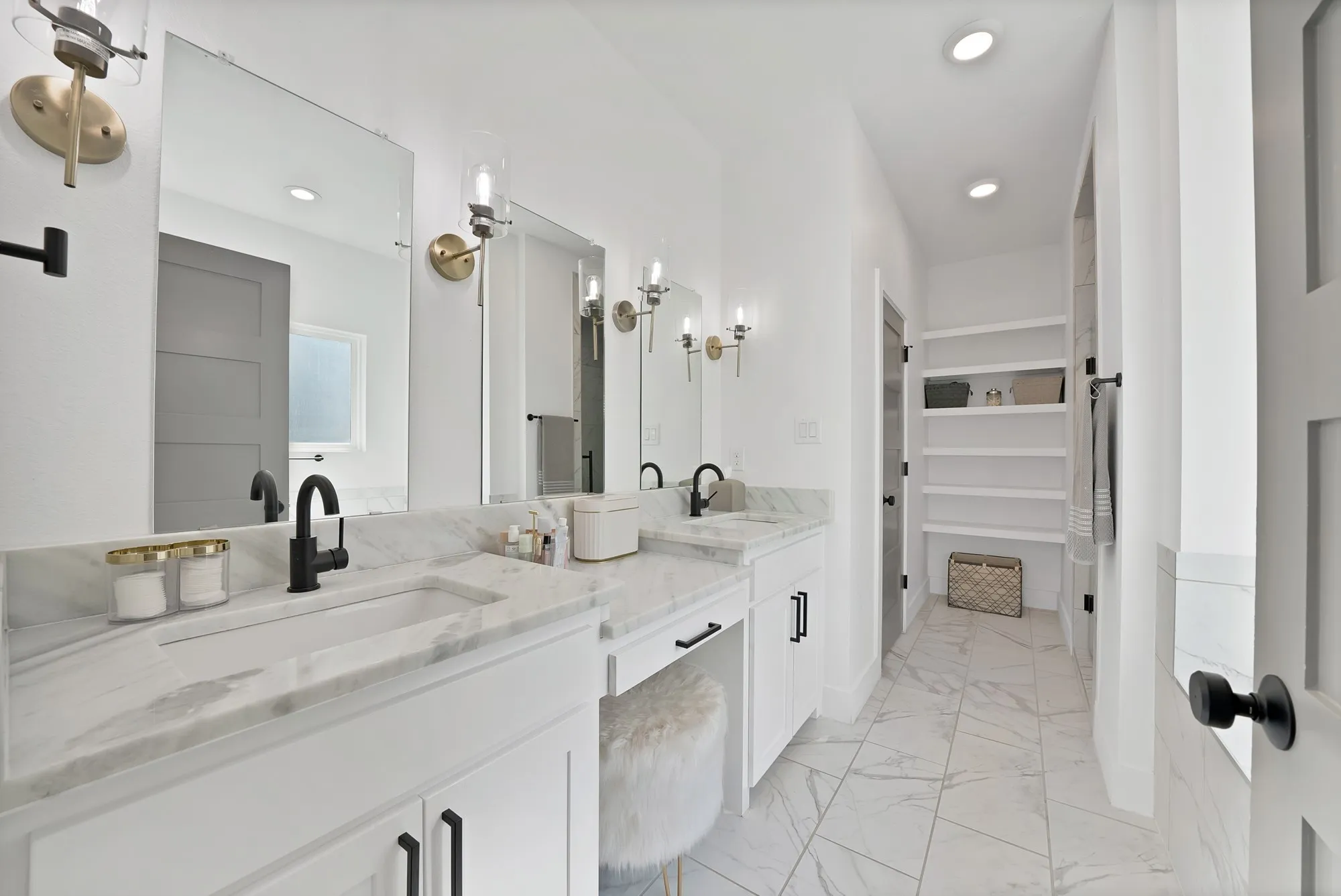 Single Family Residence For Sale in Tarrant County , 9037 Quarry Hill Court, Fort Worth, Texas 76179, 3 Bedroom, 3 Bathroom, 2 Garage spaces, 2,516 Sqft, built in 2020, mls#21384666, Real Estate Agent in Fort Worth, Homes For Sale in Tarrant county, Homes For Sale in Fort Worth, Realtor in Fort Worth Texas, Real Estate Brokerage Independent Realty Texas, Luminita Cordes Realtor