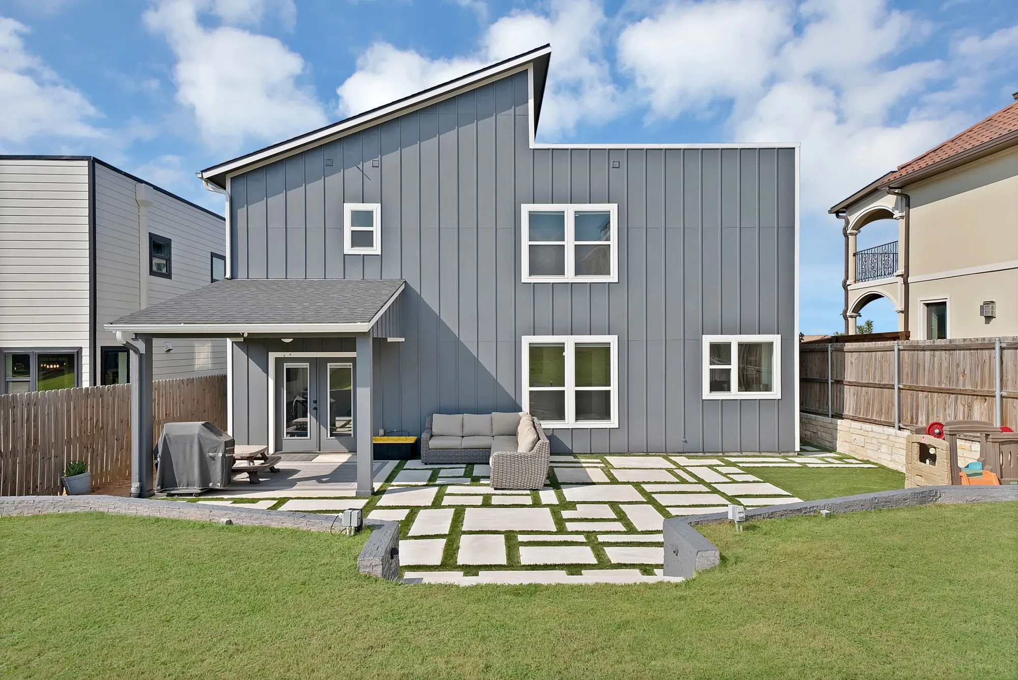Single Family Residence For Sale in Tarrant County , 9037 Quarry Hill Court, Fort Worth, Texas 76179, 3 Bedroom, 3 Bathroom, 2 Garage spaces, 2,516 Sqft, built in 2020, mls#21384666, Real Estate Agent in Fort Worth, Homes For Sale in Tarrant county, Homes For Sale in Fort Worth, Realtor in Fort Worth Texas, Real Estate Brokerage Independent Realty Texas, Luminita Cordes Realtor