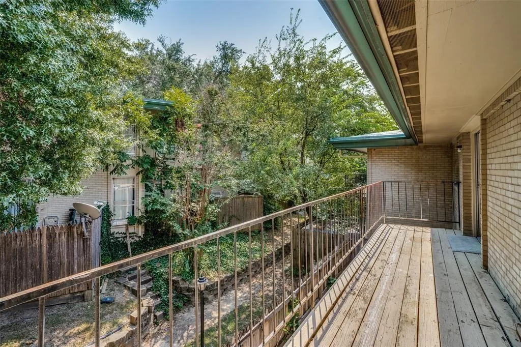 Condominium For Rent in Dallas County , 982 S Weatherred Drive B, Richardson, Texas 75080, 2 Bedroom, 2 Bathroom, Garage spaces, 864 Sqft, built in 1964, mls#21384900, Real Estate Agent in Richardson, Homes For Rent in Dallas county, Homes For Rent in Richardson, Realtor in Richardson Texas, Real Estate Brokerage Independent Realty Texas, Luminita Cordes Realtor