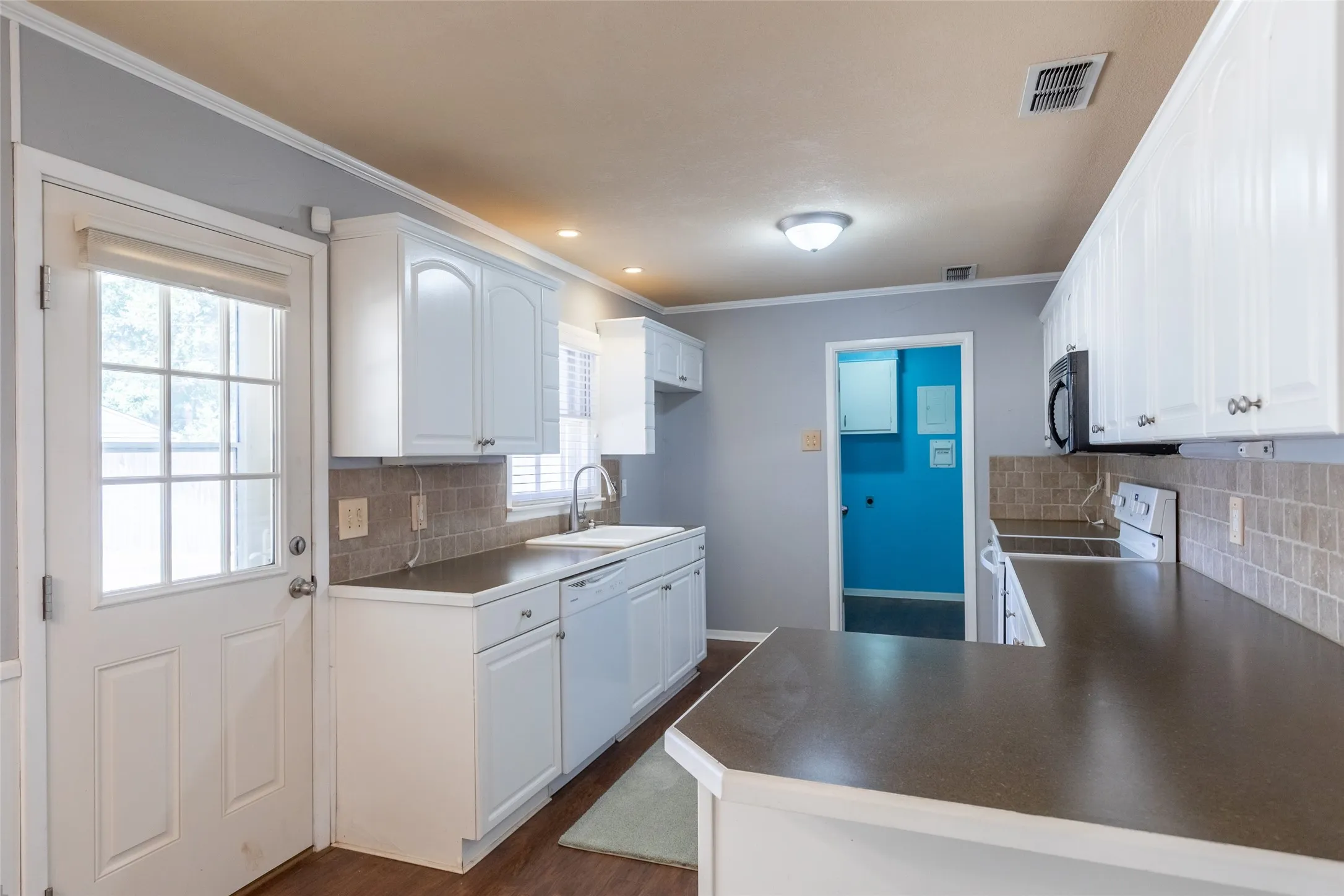 Single Family Residence For Sale in Taylor County , 1482 Minter Lane, Abilene, Texas 79603, 3 Bedroom, 2 Bathroom, 2 Garage spaces, 1,570 Sqft, built in 1957, mls#21384462, Real Estate Agent in Abilene, Homes For Sale in Taylor county, Homes For Sale in Abilene, Realtor in Abilene Texas, Real Estate Brokerage Independent Realty Texas, Luminita Cordes Realtor