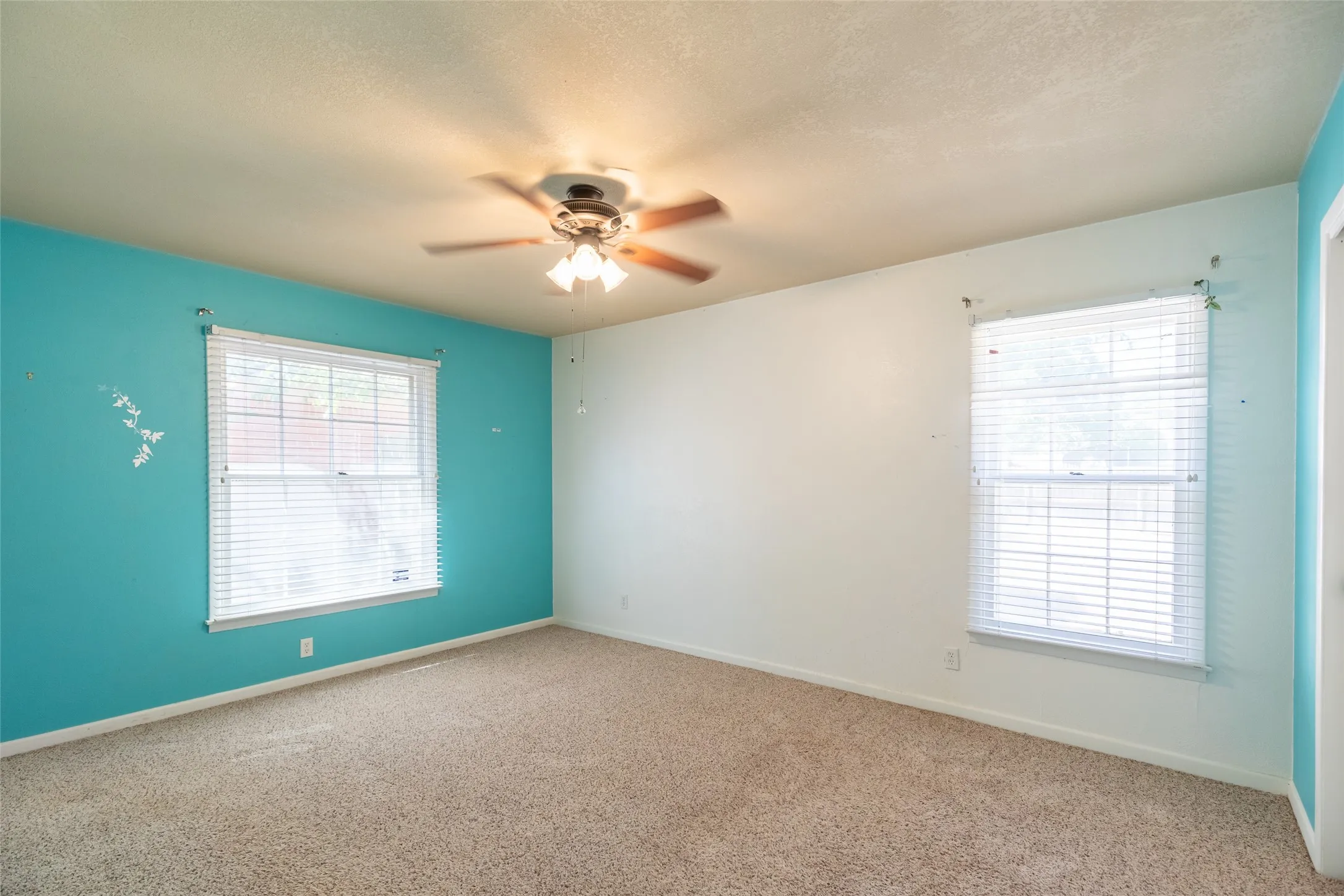 Single Family Residence For Sale in Taylor County , 1482 Minter Lane, Abilene, Texas 79603, 3 Bedroom, 2 Bathroom, 2 Garage spaces, 1,570 Sqft, built in 1957, mls#21384462, Real Estate Agent in Abilene, Homes For Sale in Taylor county, Homes For Sale in Abilene, Realtor in Abilene Texas, Real Estate Brokerage Independent Realty Texas, Luminita Cordes Realtor