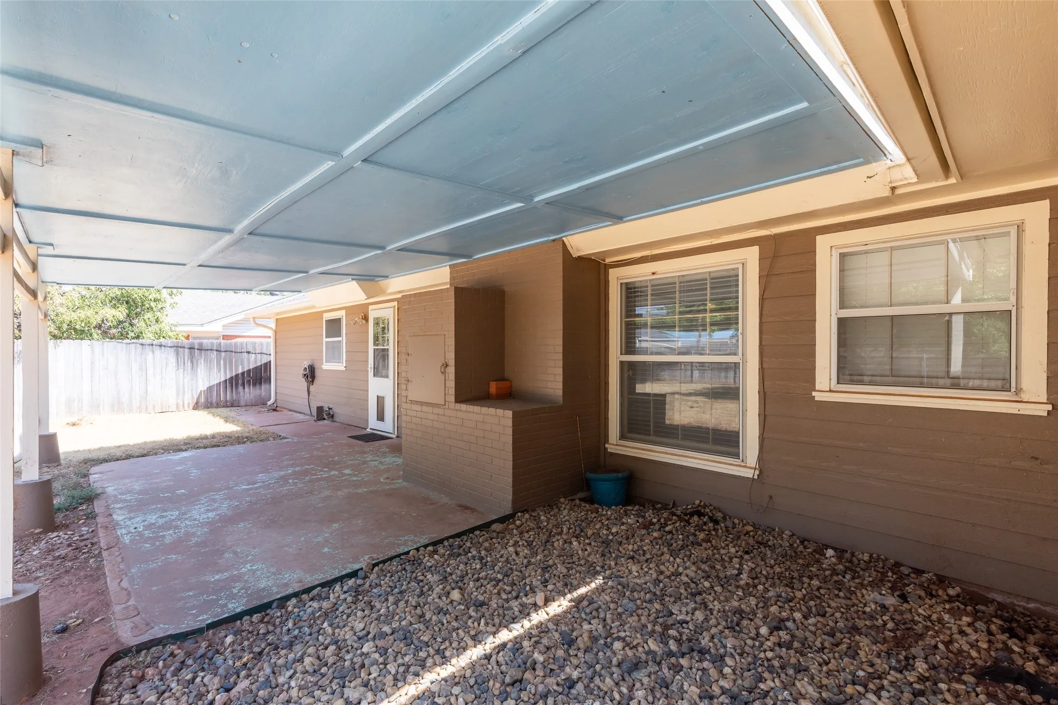 Single Family Residence For Sale in Taylor County , 1482 Minter Lane, Abilene, Texas 79603, 3 Bedroom, 2 Bathroom, 2 Garage spaces, 1,570 Sqft, built in 1957, mls#21384462, Real Estate Agent in Abilene, Homes For Sale in Taylor county, Homes For Sale in Abilene, Realtor in Abilene Texas, Real Estate Brokerage Independent Realty Texas, Luminita Cordes Realtor