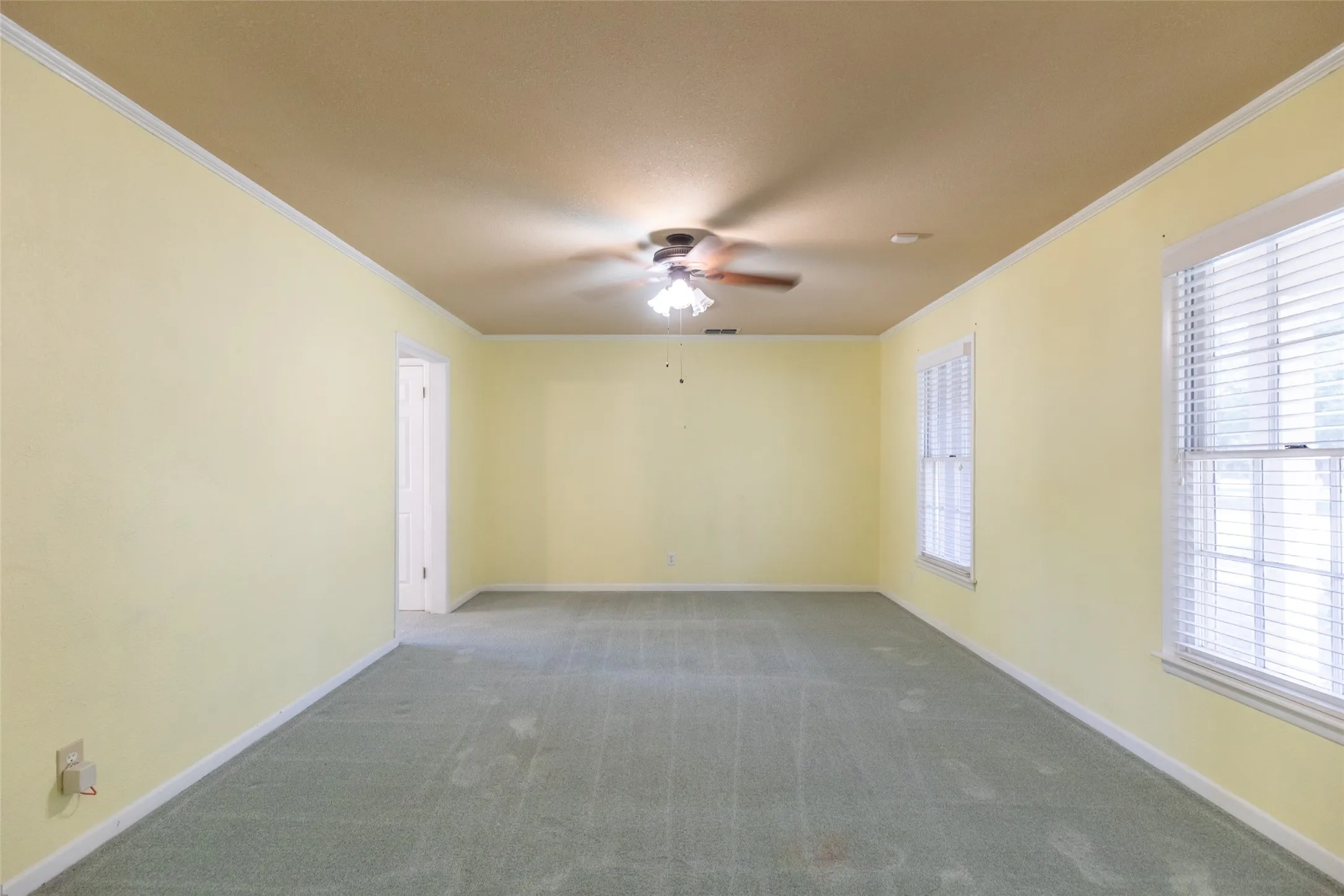 Single Family Residence For Sale in Taylor County , 1482 Minter Lane, Abilene, Texas 79603, 3 Bedroom, 2 Bathroom, 2 Garage spaces, 1,570 Sqft, built in 1957, mls#21384462, Real Estate Agent in Abilene, Homes For Sale in Taylor county, Homes For Sale in Abilene, Realtor in Abilene Texas, Real Estate Brokerage Independent Realty Texas, Luminita Cordes Realtor