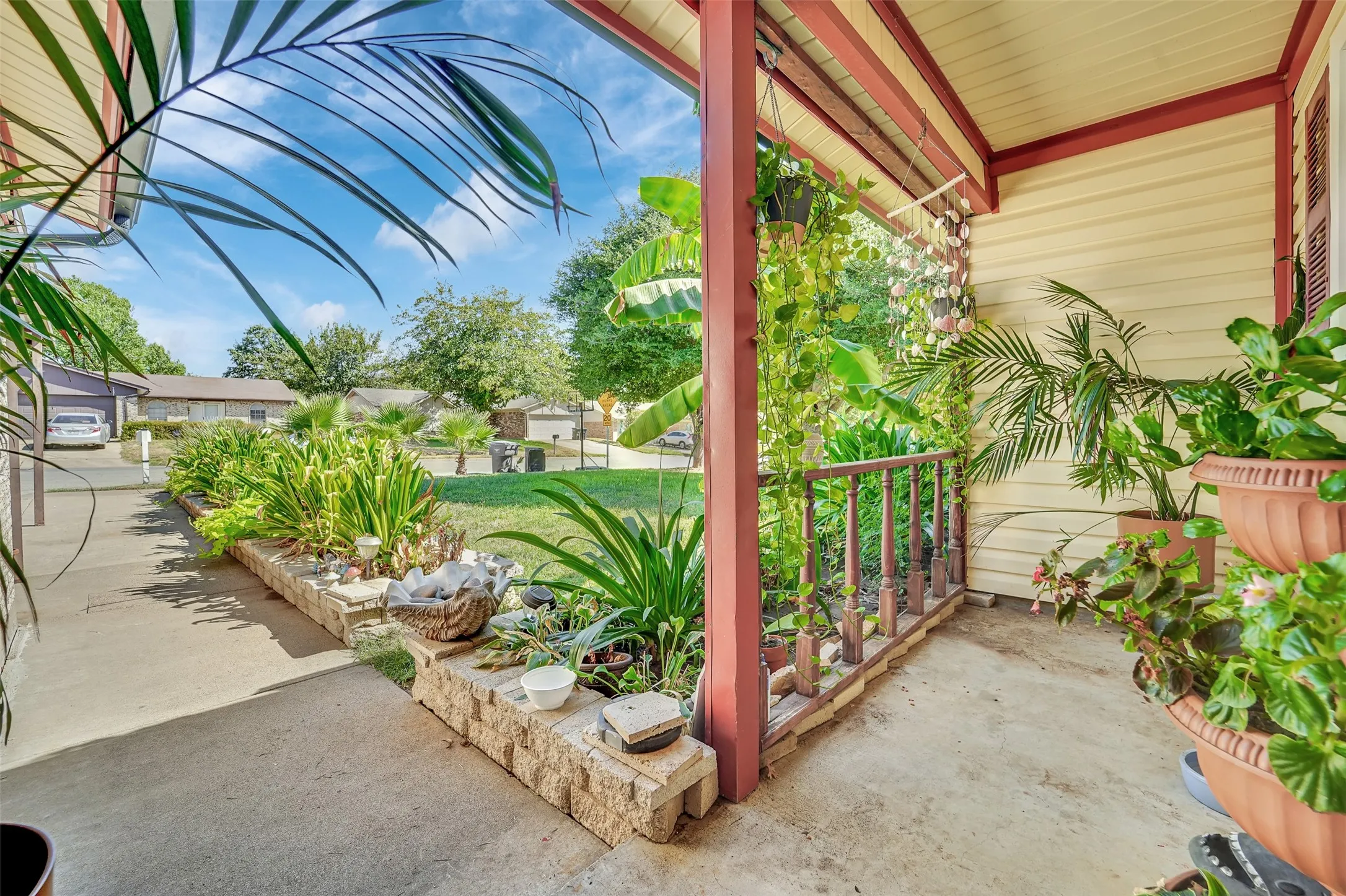 Single Family Residence For Sale in Tarrant County , 7500 Castillo Road, Fort Worth, Texas 76112, 3 Bedroom, 2 Bathroom, 2 Garage spaces, 1,380 Sqft, built in 1973, mls#21384905, Real Estate Agent in Fort Worth, Homes For Sale in Tarrant county, Homes For Sale in Fort Worth, Realtor in Fort Worth Texas, Real Estate Brokerage Independent Realty Texas, Luminita Cordes Realtor