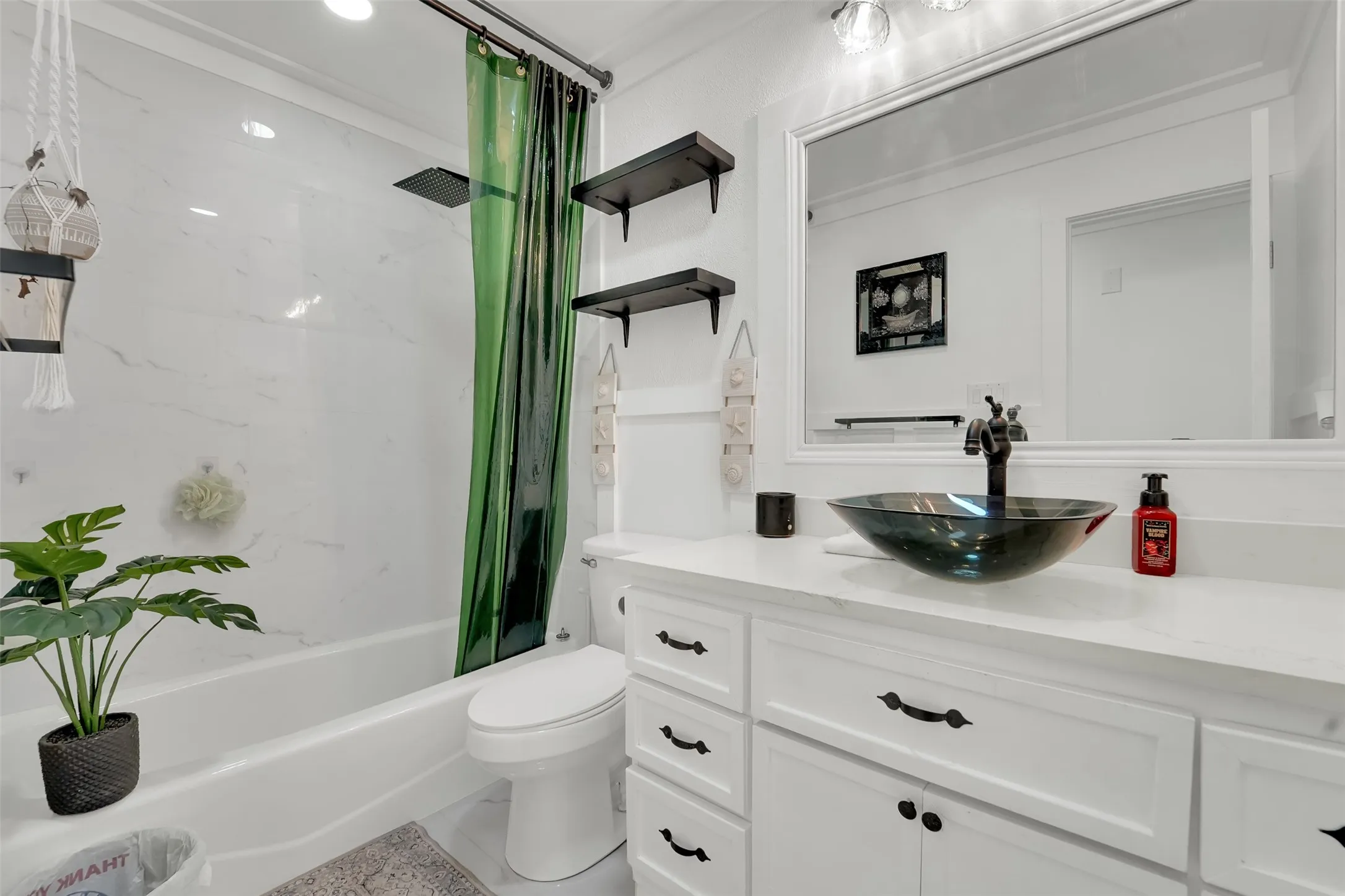 Single Family Residence For Sale in Tarrant County , 7500 Castillo Road, Fort Worth, Texas 76112, 3 Bedroom, 2 Bathroom, 2 Garage spaces, 1,380 Sqft, built in 1973, mls#21384905, Real Estate Agent in Fort Worth, Homes For Sale in Tarrant county, Homes For Sale in Fort Worth, Realtor in Fort Worth Texas, Real Estate Brokerage Independent Realty Texas, Luminita Cordes Realtor