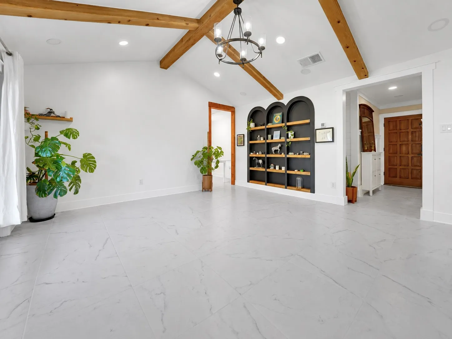 Single Family Residence For Sale in Tarrant County , 7500 Castillo Road, Fort Worth, Texas 76112, 3 Bedroom, 2 Bathroom, 2 Garage spaces, 1,380 Sqft, built in 1973, mls#21384905, Real Estate Agent in Fort Worth, Homes For Sale in Tarrant county, Homes For Sale in Fort Worth, Realtor in Fort Worth Texas, Real Estate Brokerage Independent Realty Texas, Luminita Cordes Realtor