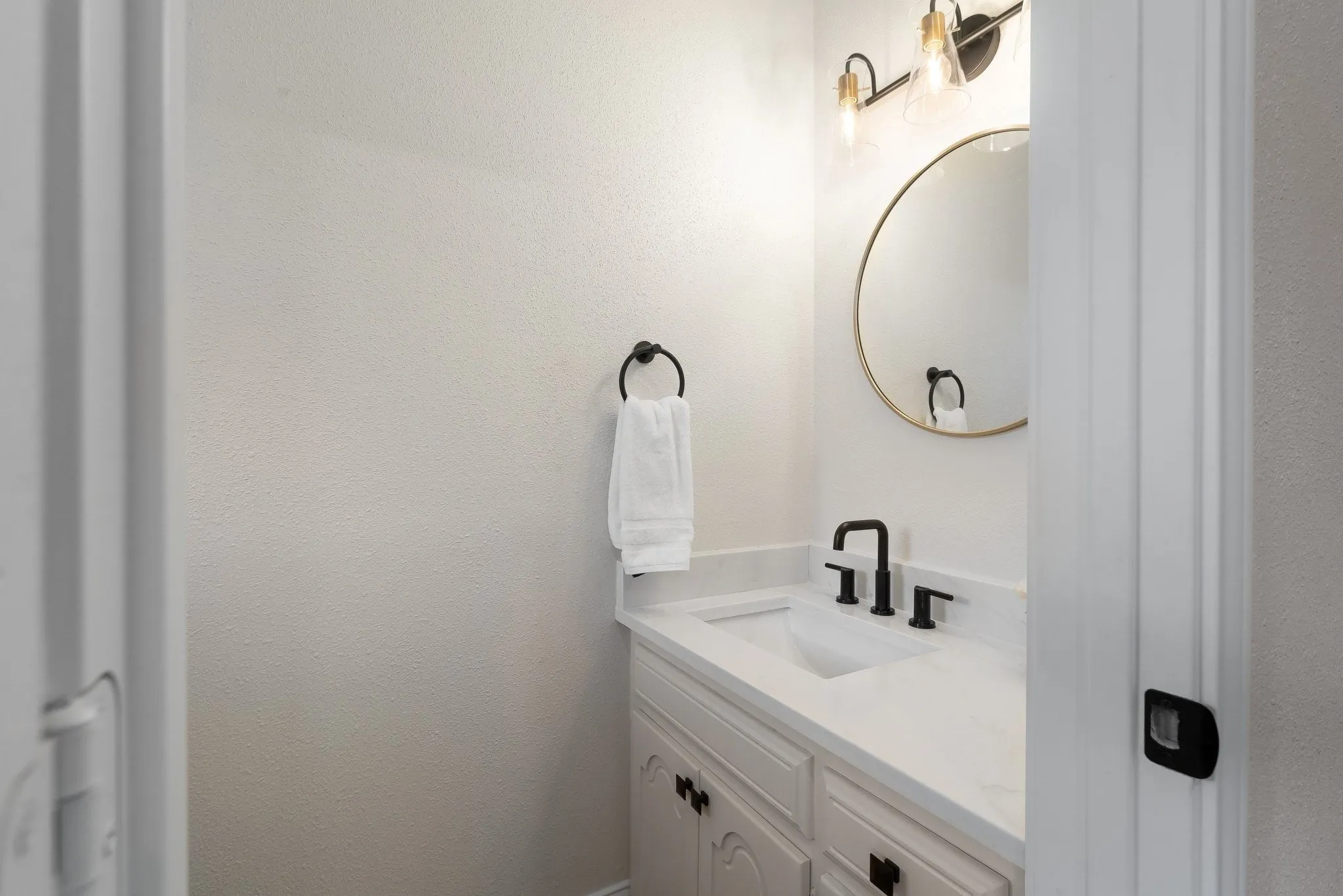 Powder bath